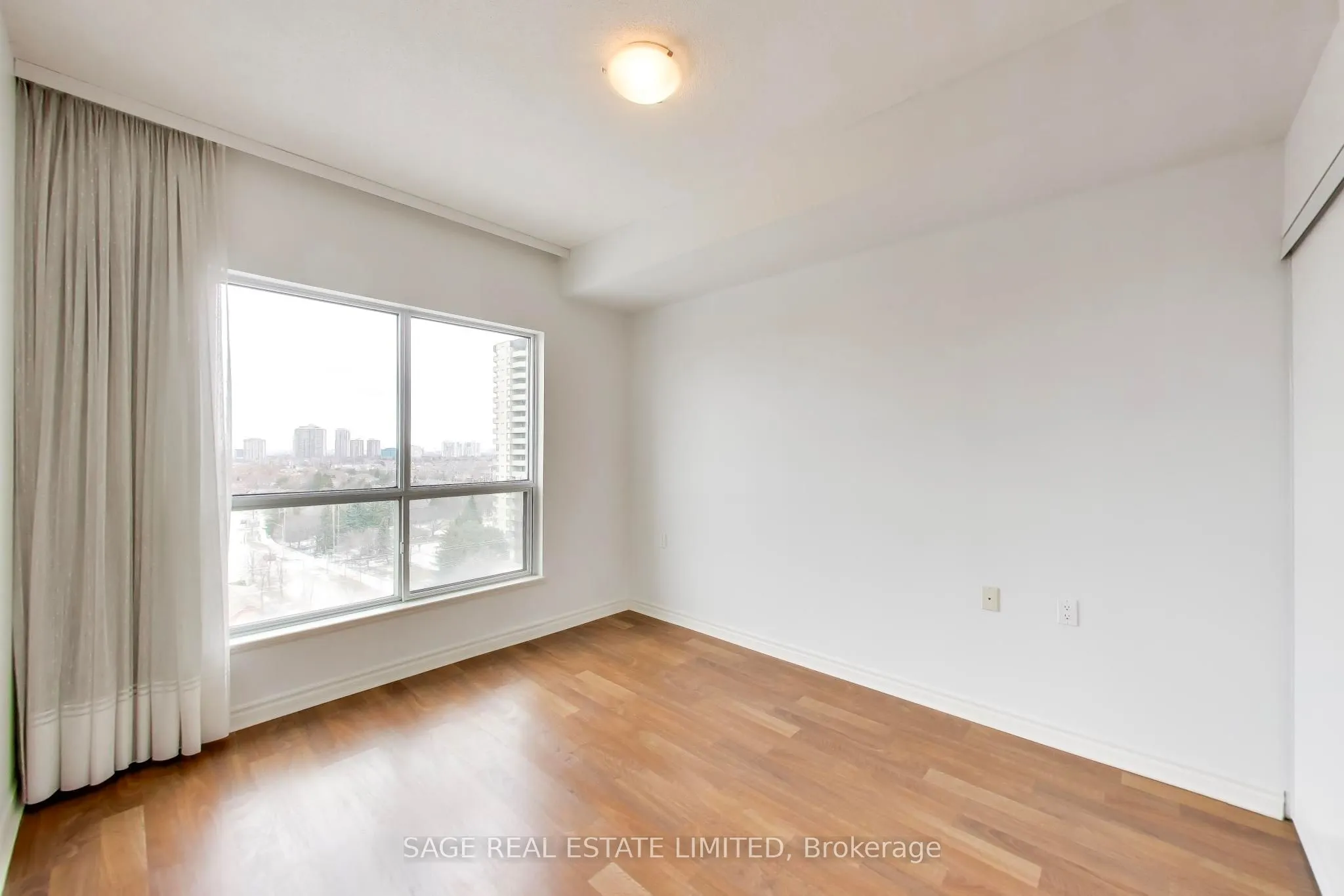810 Scollard Court #902