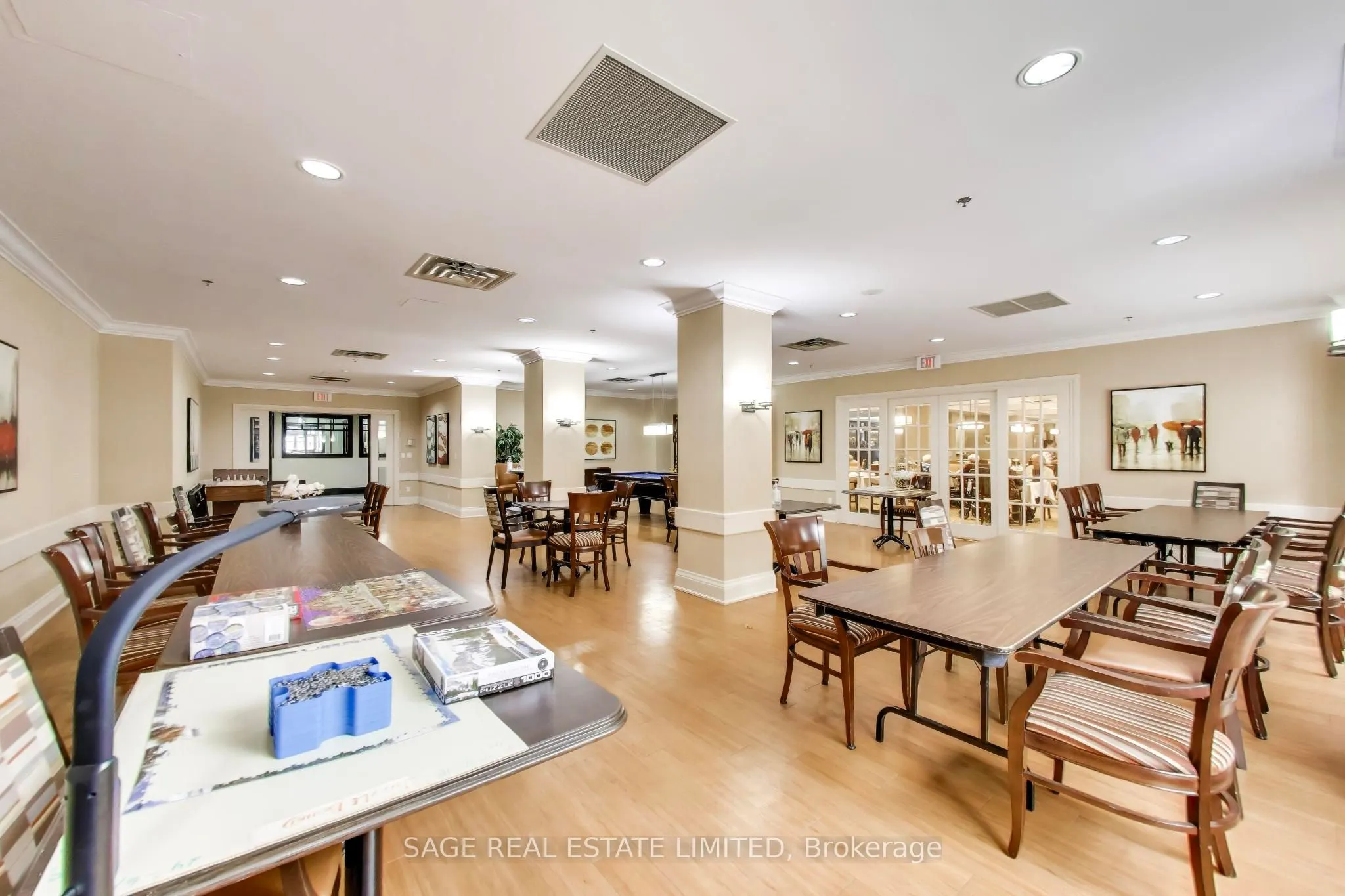 810 Scollard Court #902
