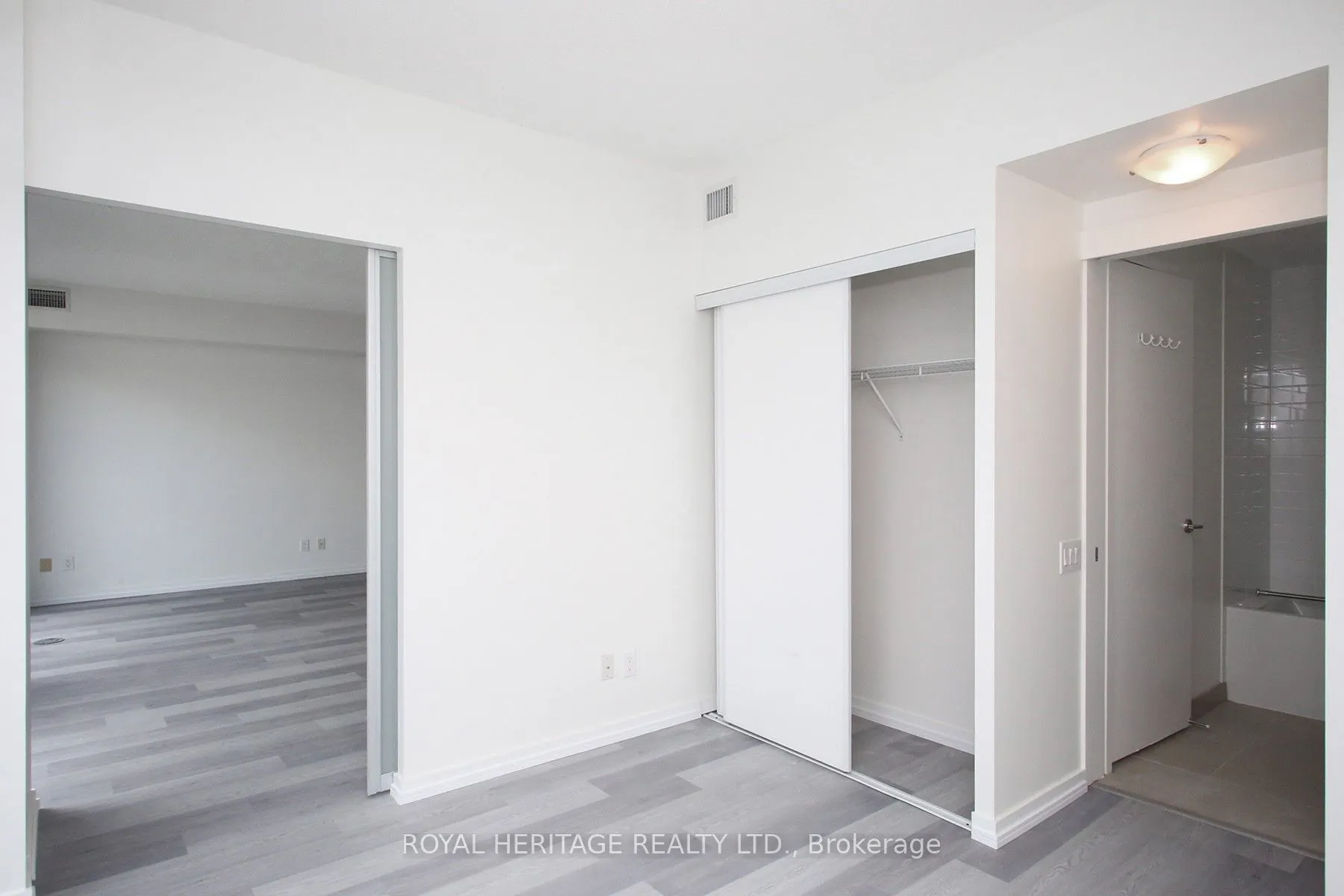 105 Queensway Avenue #1216
