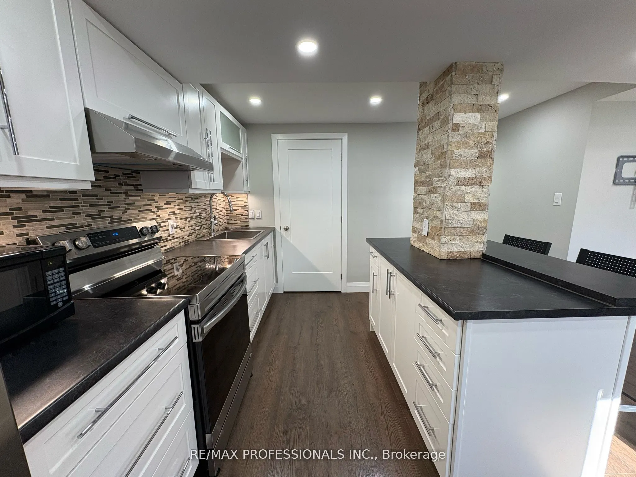 19 Elmbrook Crescent #Lower