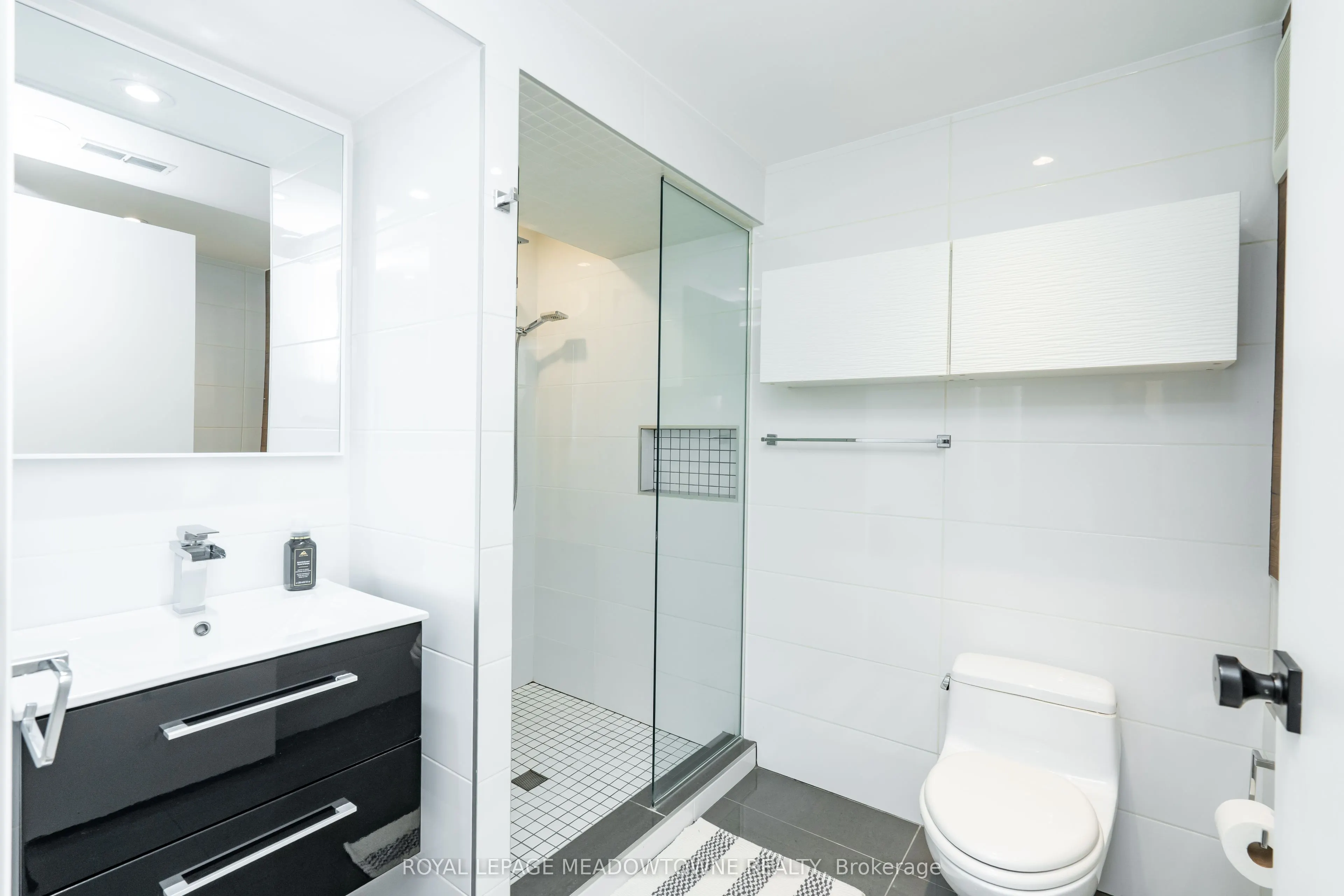 26 Emperor Drive