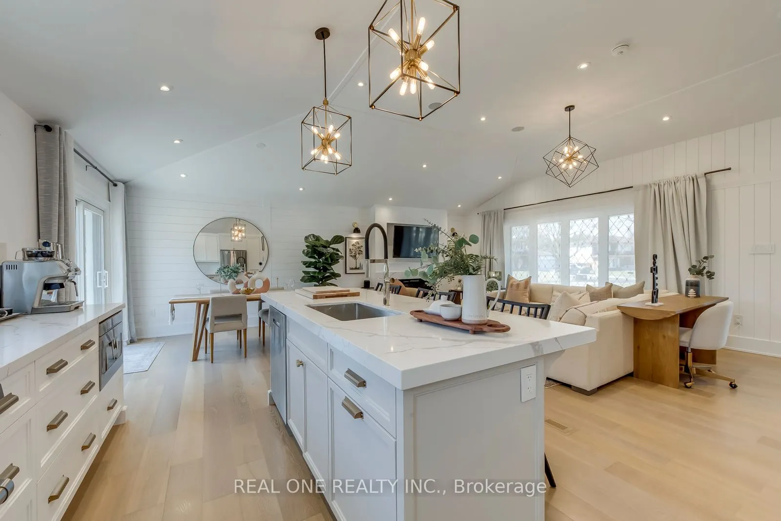 1224 Willowbrook Drive