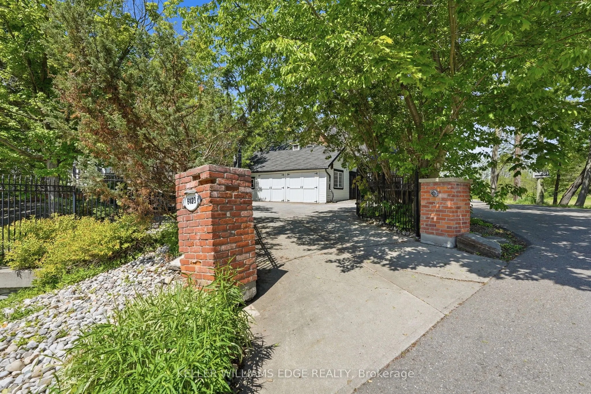 6123 Guelph Line