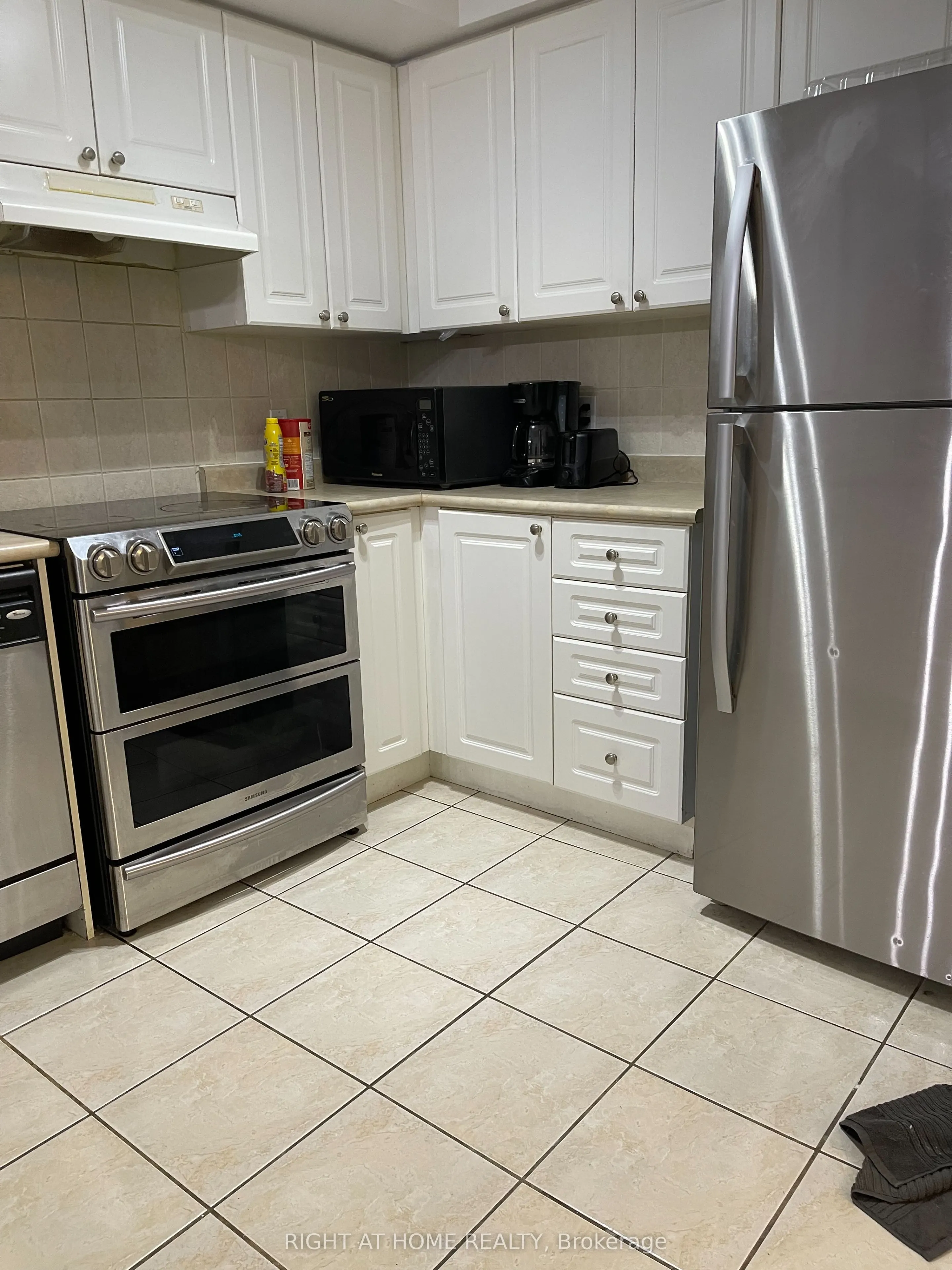 601 Shoreline Drive #122