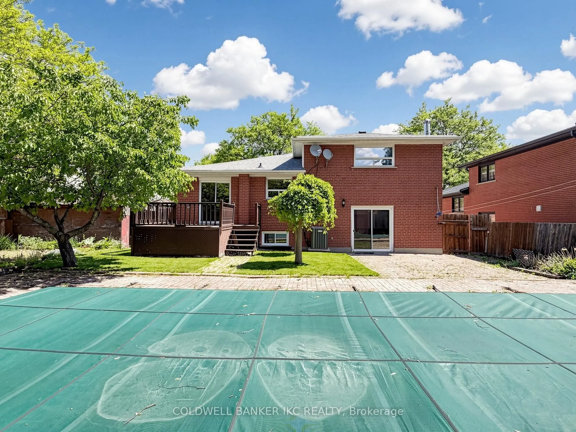 2220 Springfield Court