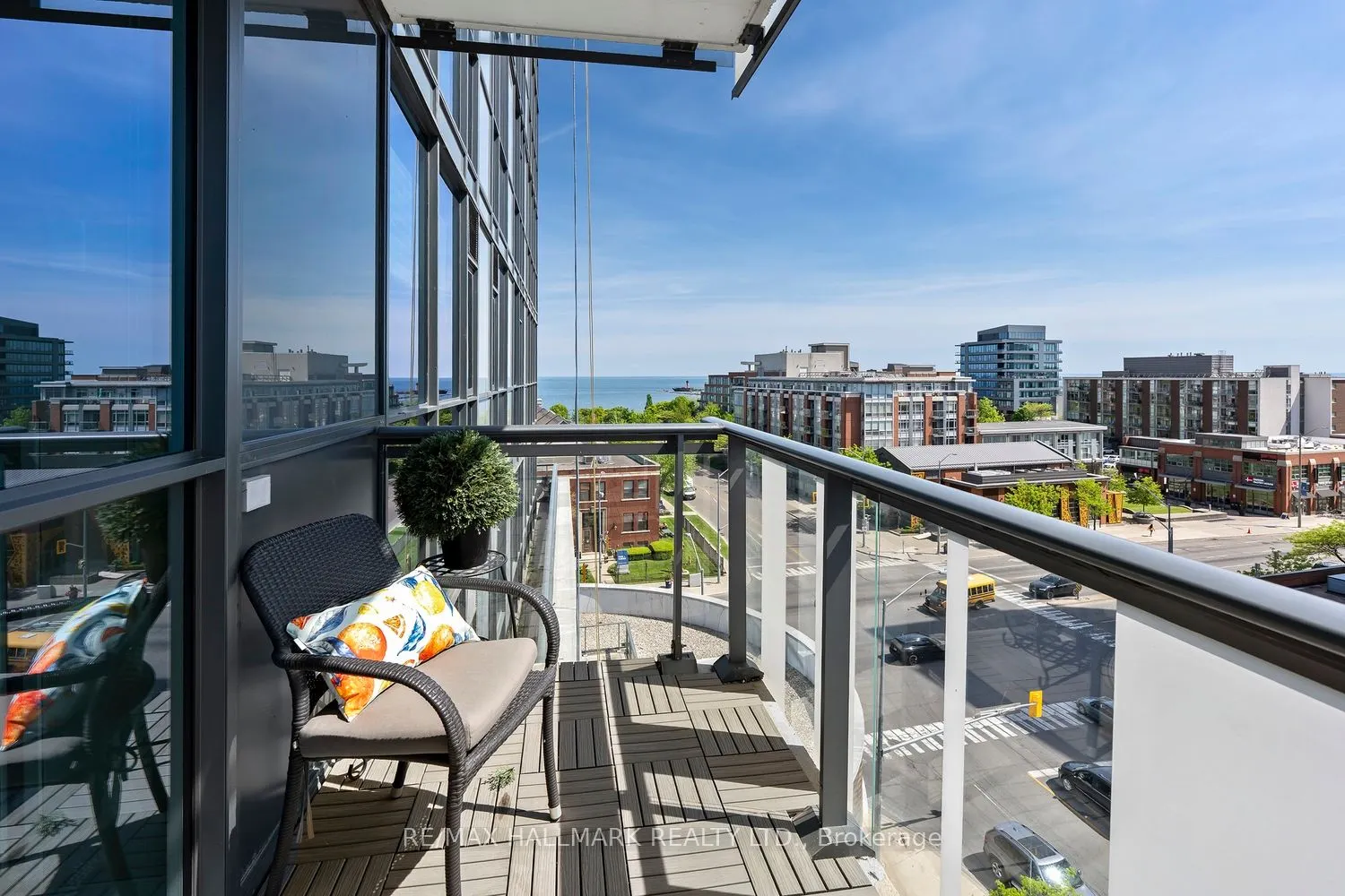 1 Hurontario Street #601