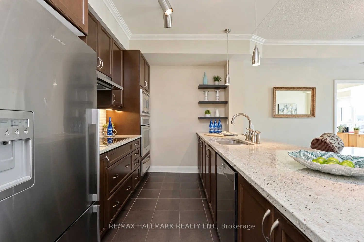 1 Hurontario Street #601