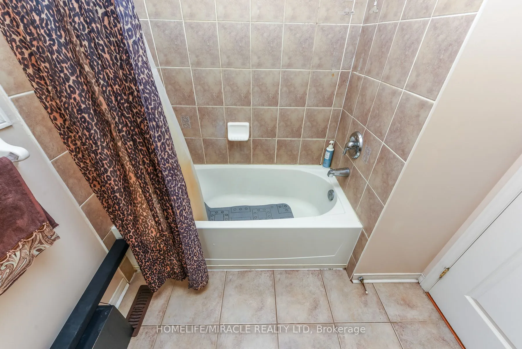 23 Roundstone Drive