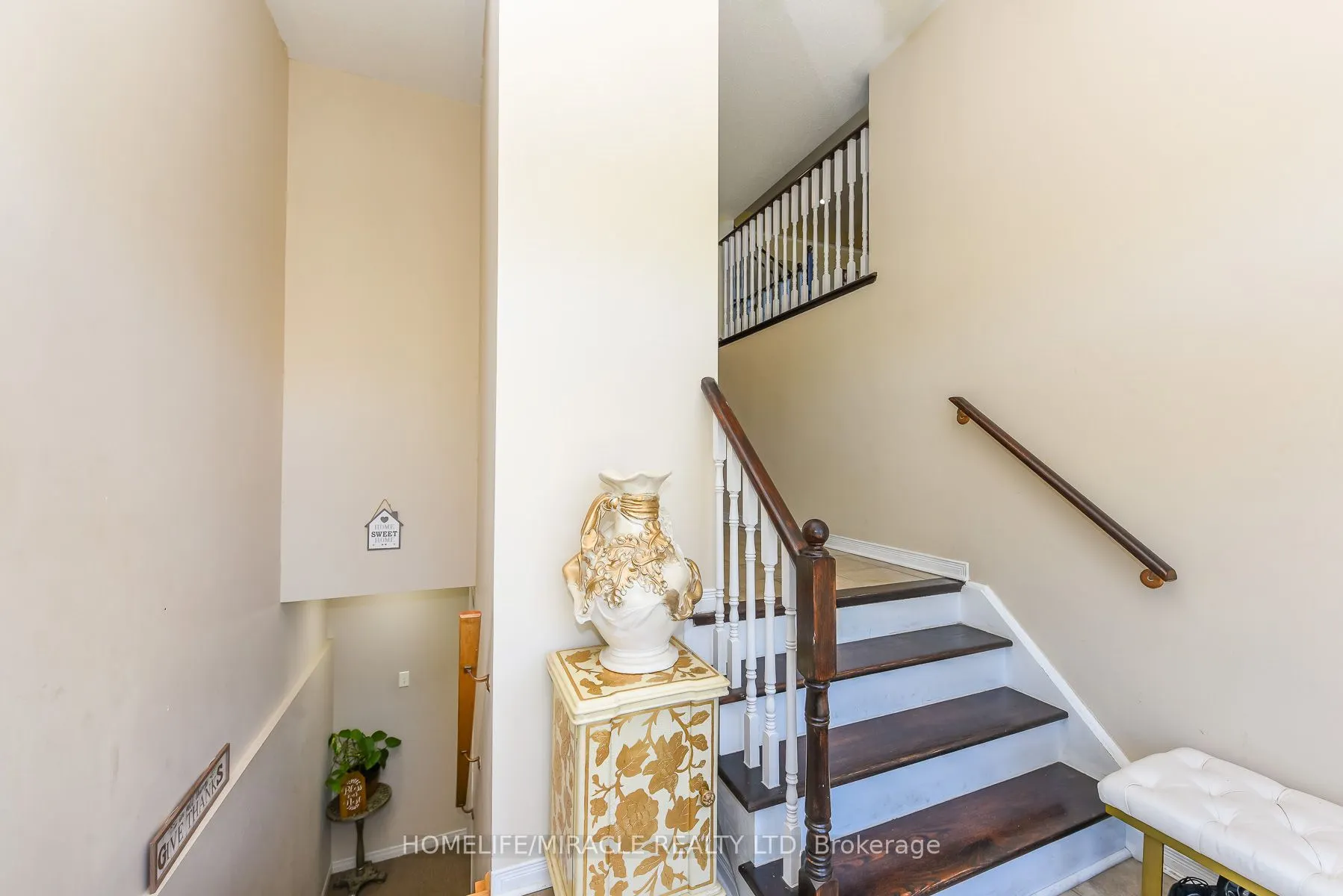 23 Roundstone Drive