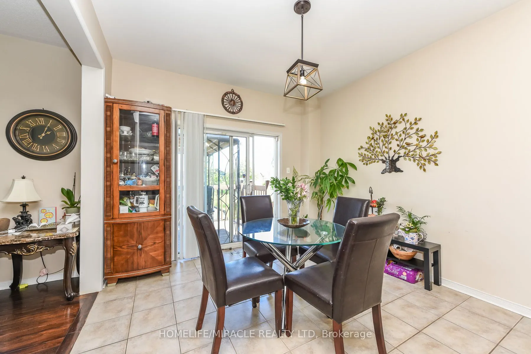 23 Roundstone Drive