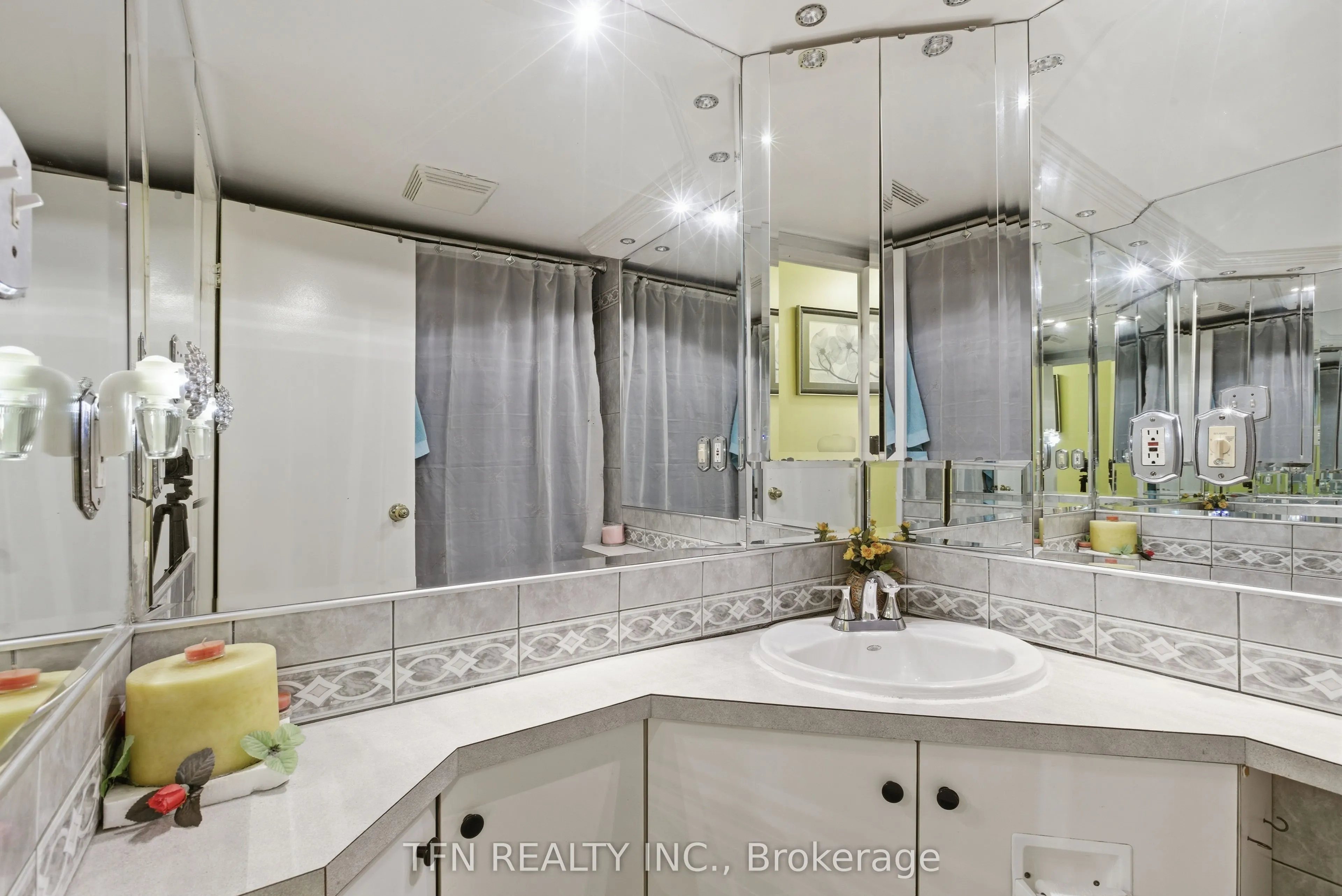 2345 Confederation Parkway #1204