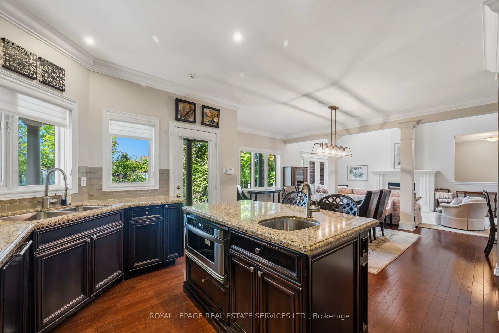 2130 Dickson Road #10