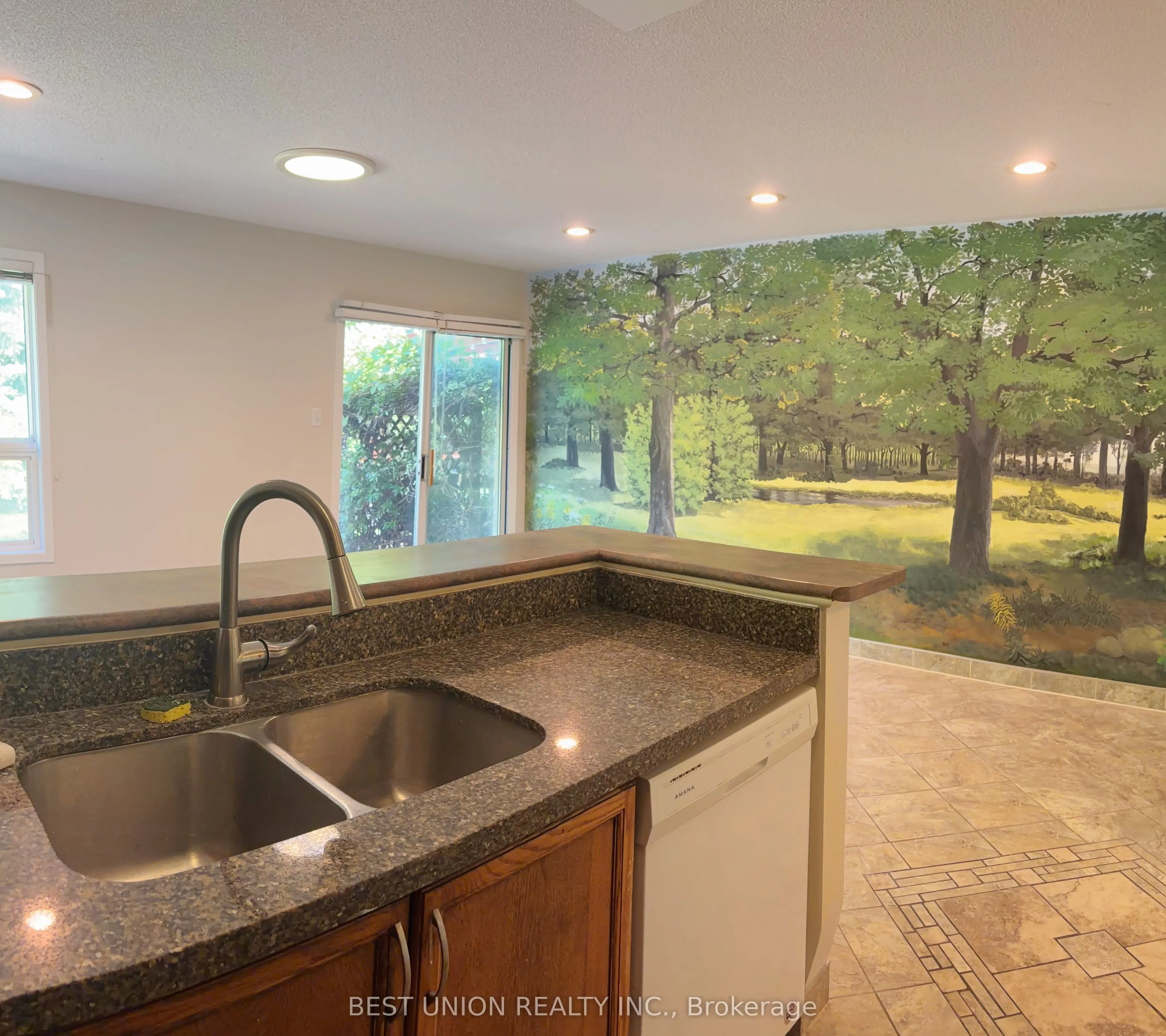 2864 Westbury Court