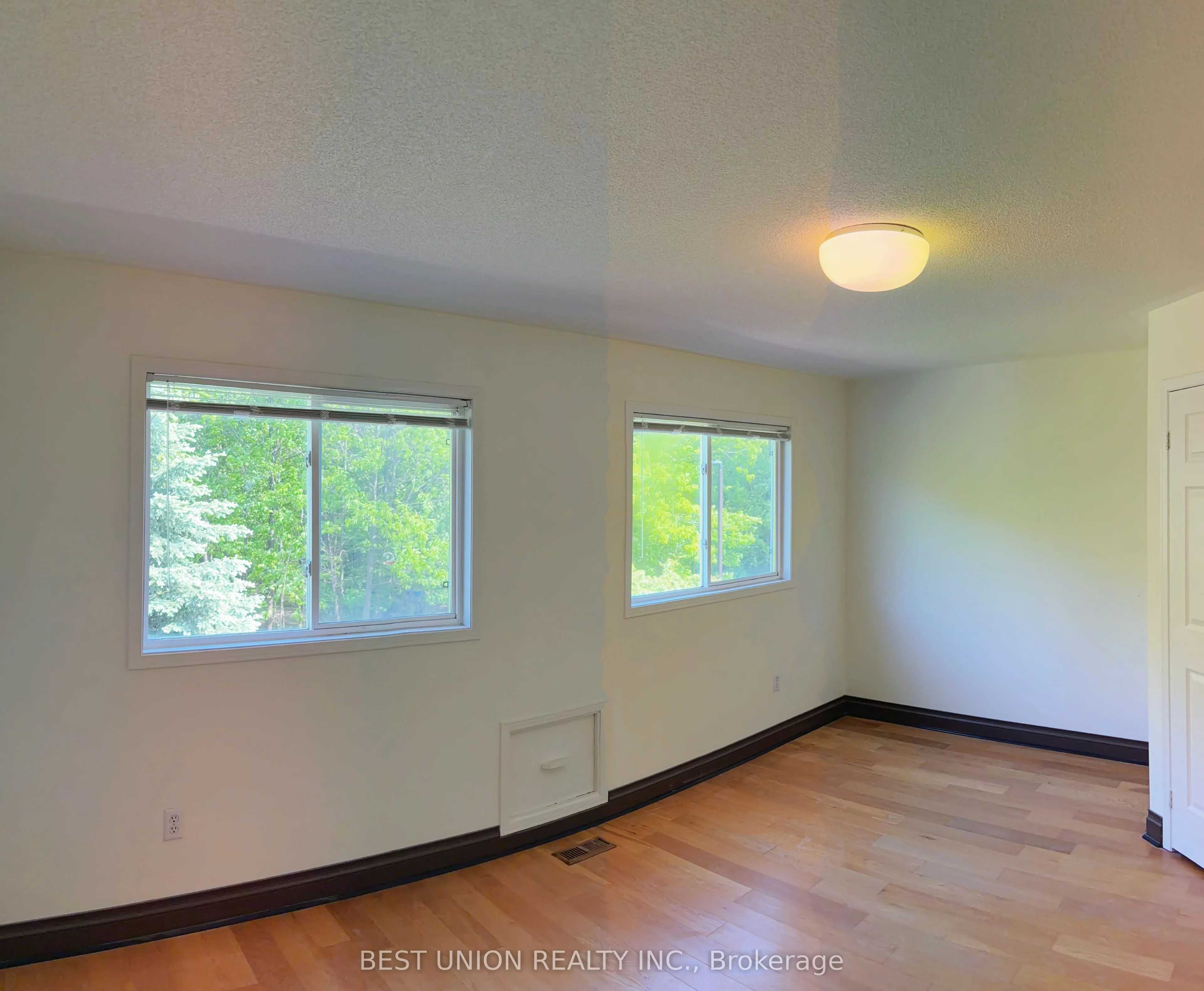 2864 Westbury Court