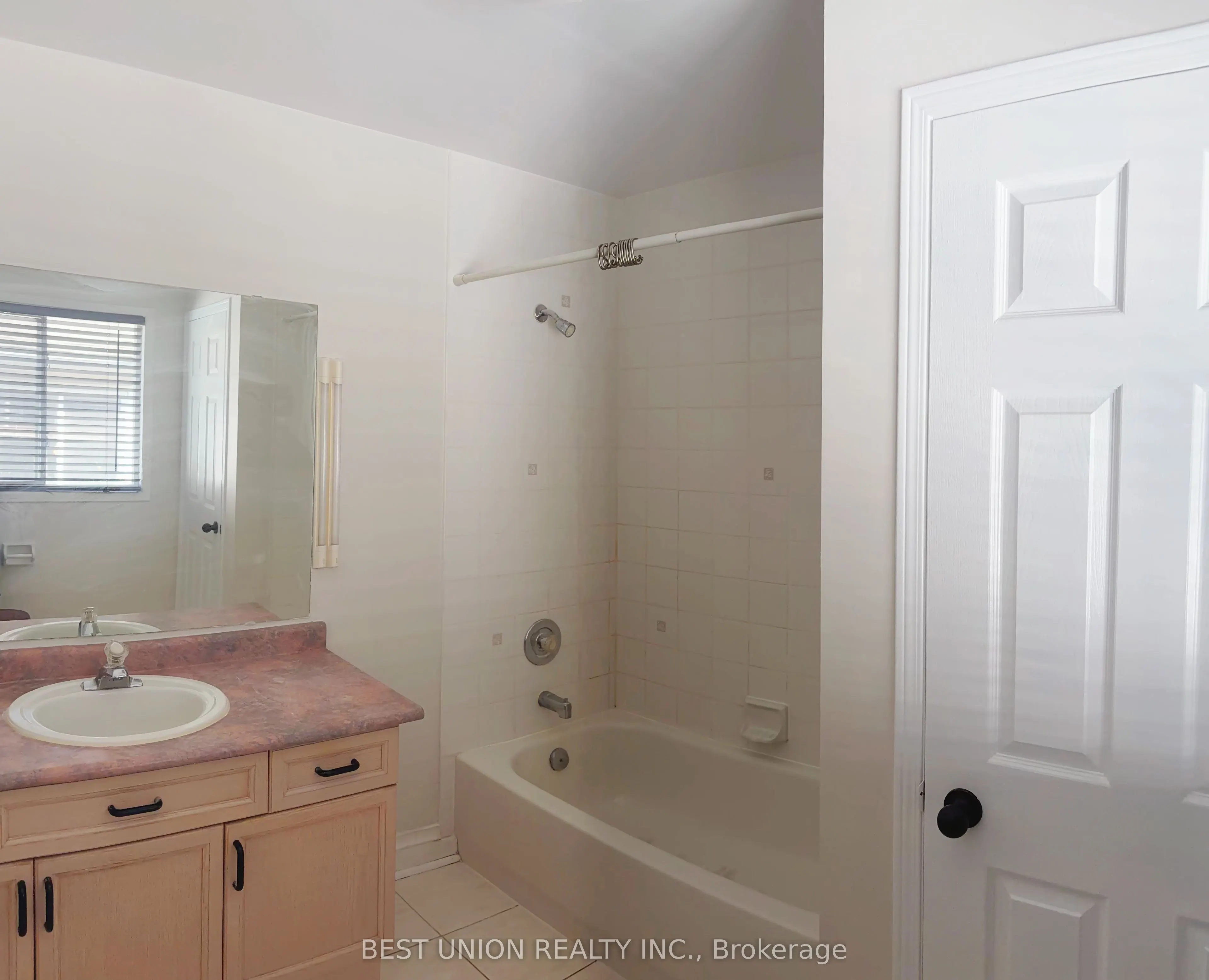 2864 Westbury Court