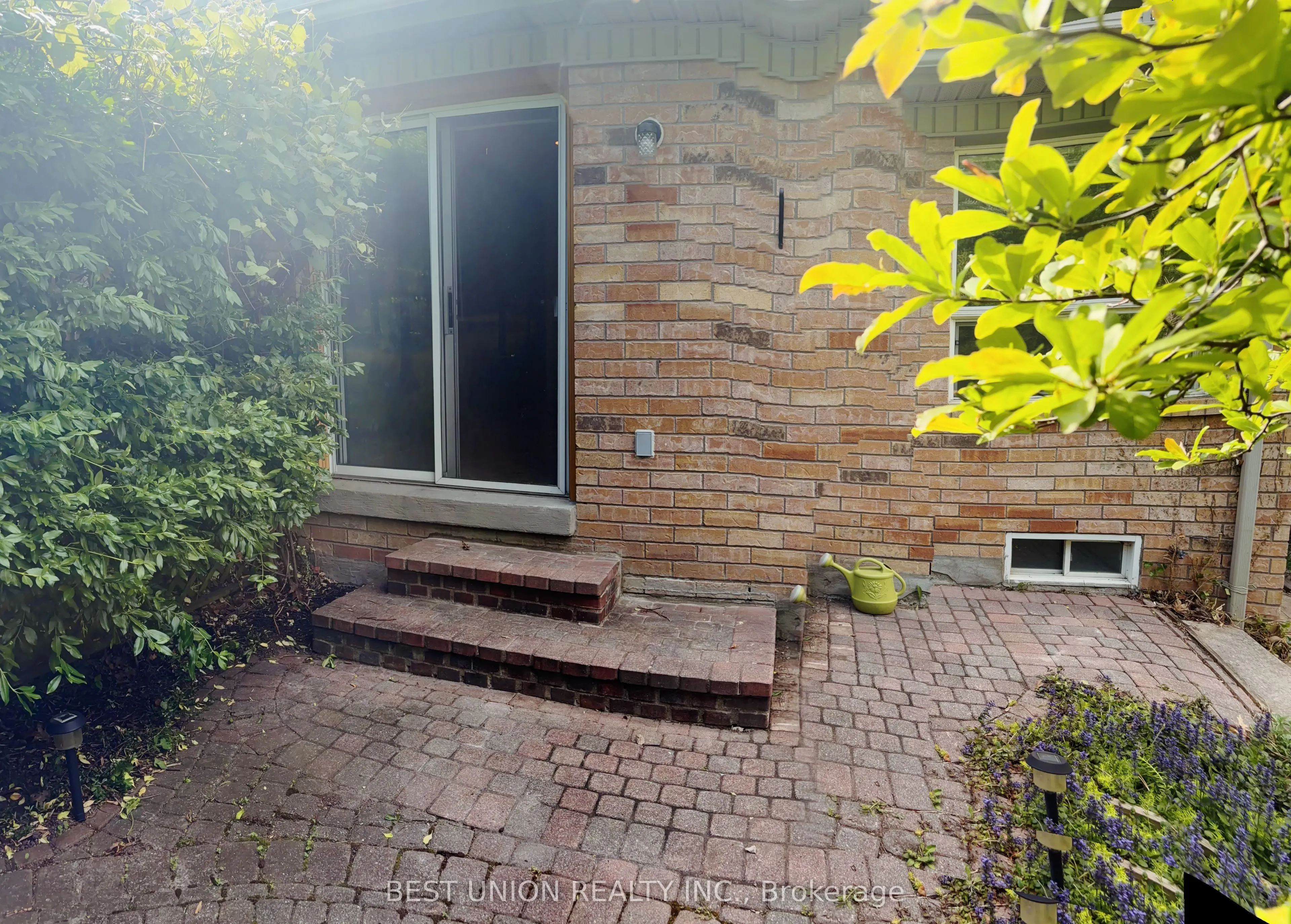 2864 Westbury Court