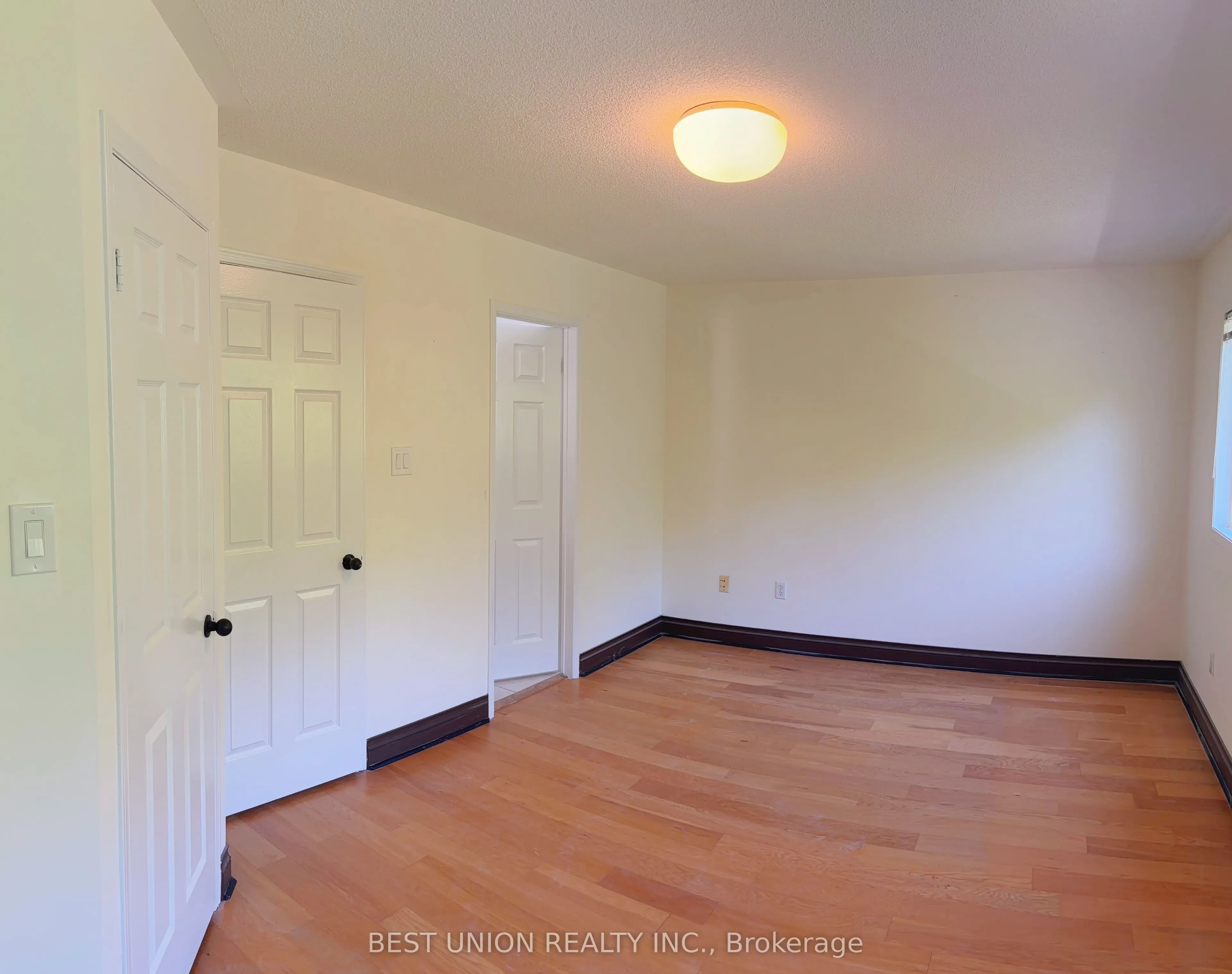 2864 Westbury Court