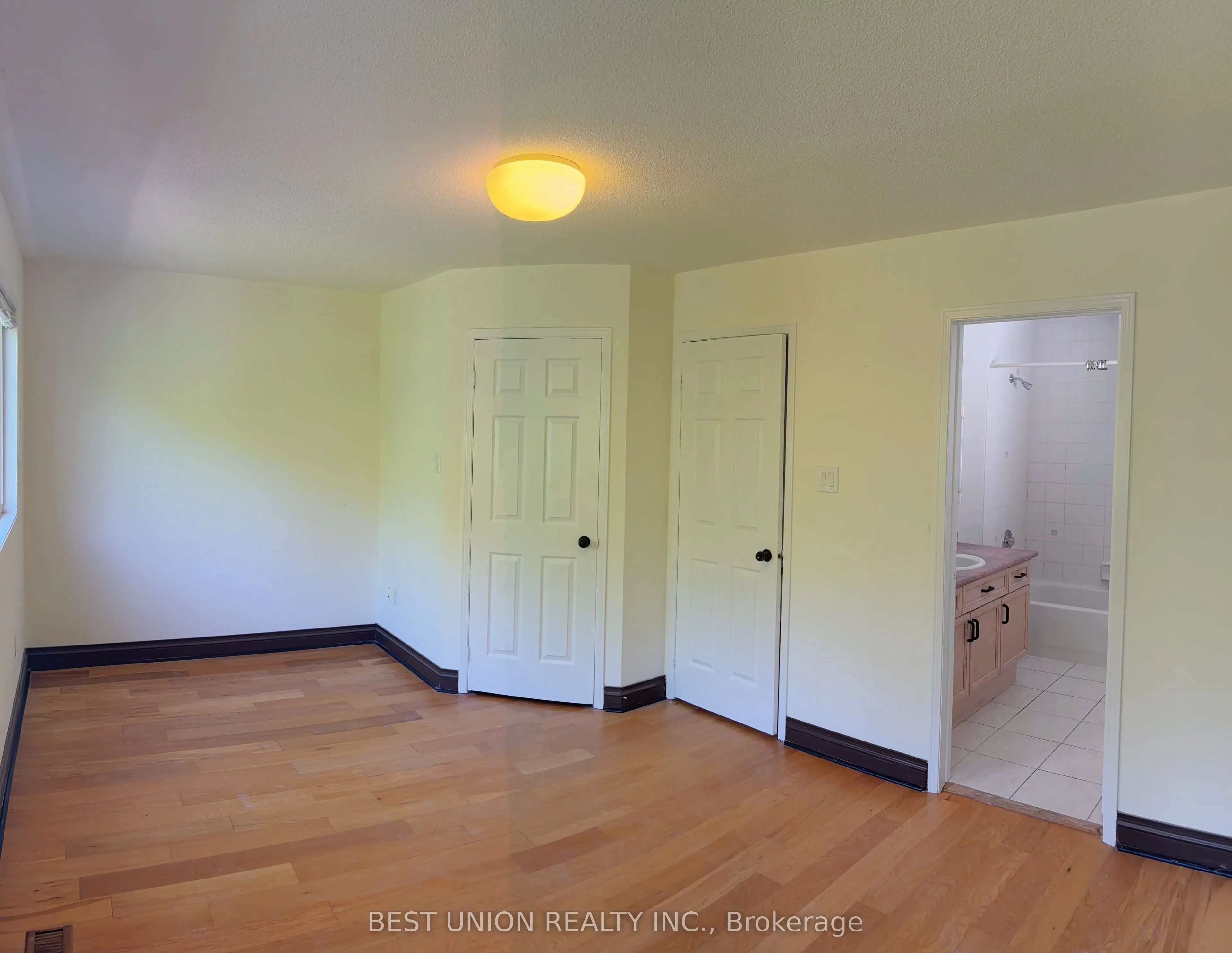 2864 Westbury Court