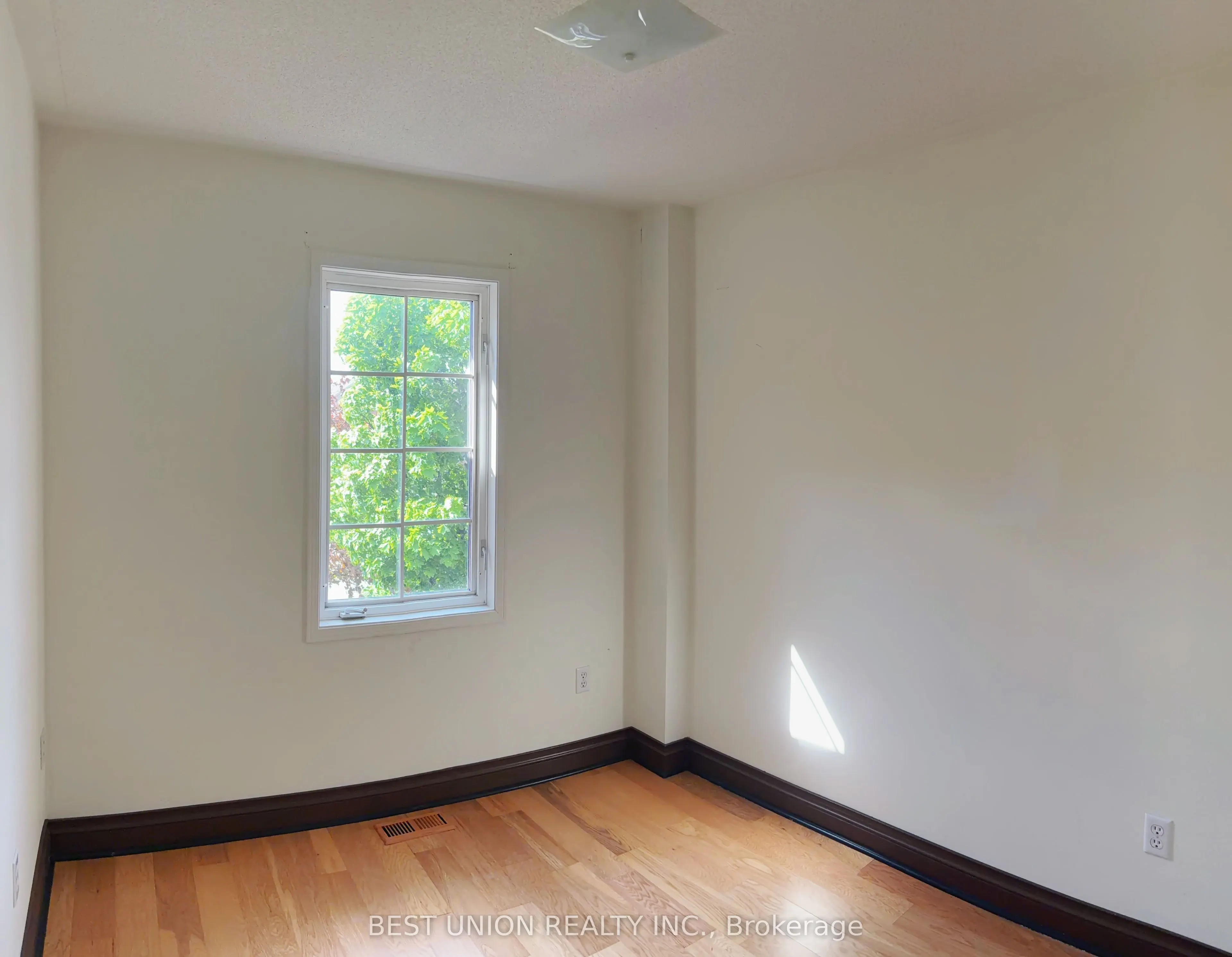 2864 Westbury Court