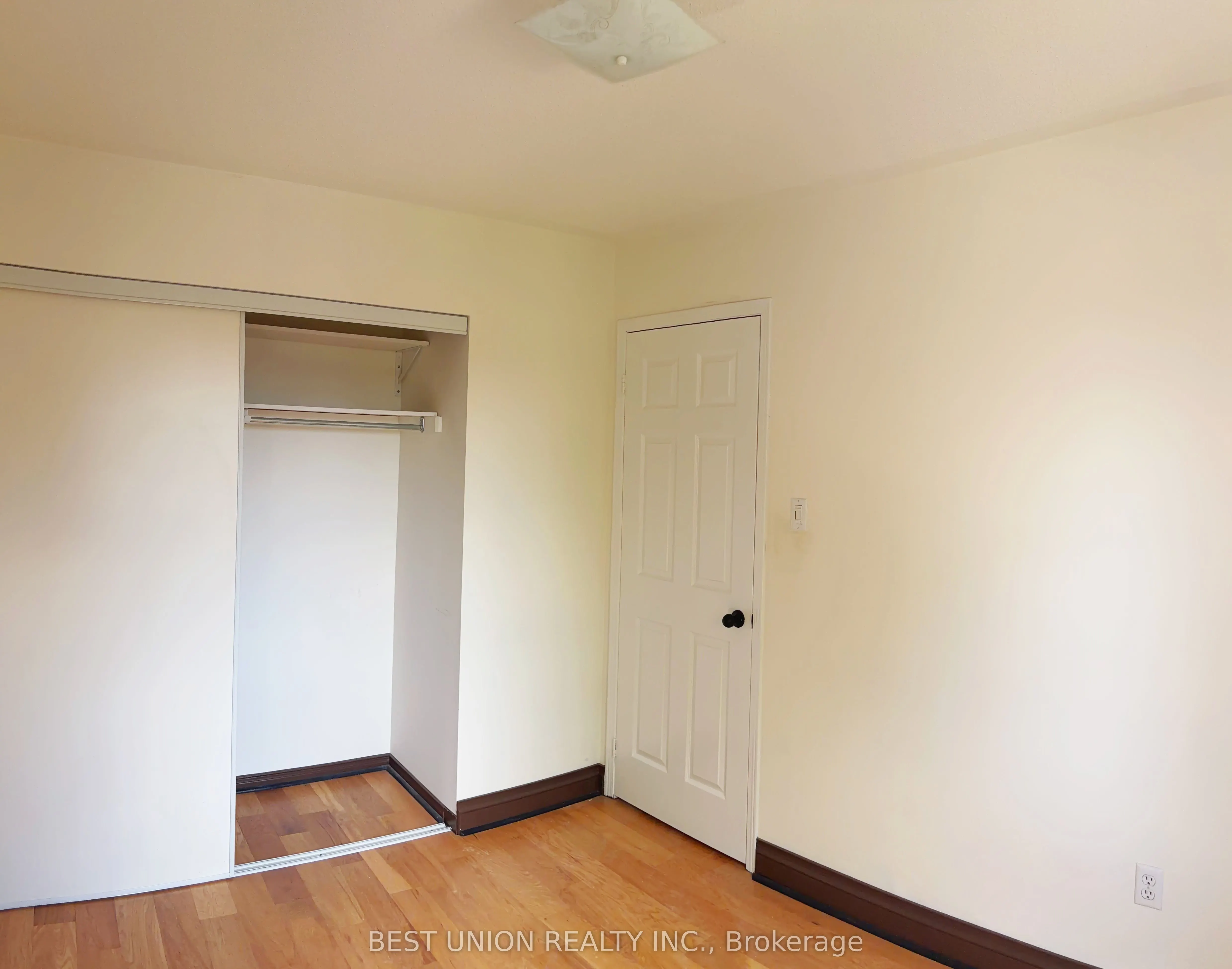 2864 Westbury Court