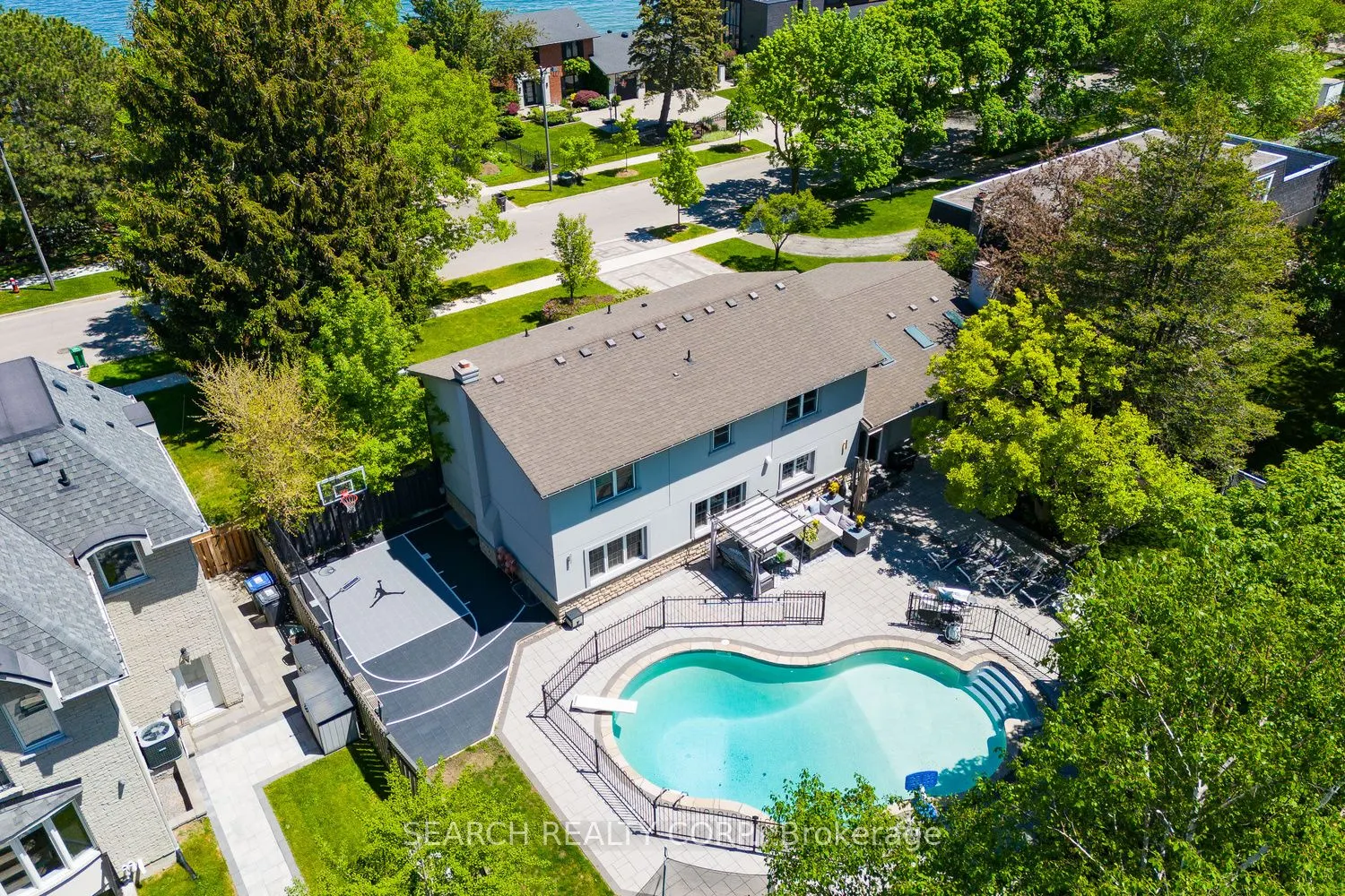 1421 Watersedge Road