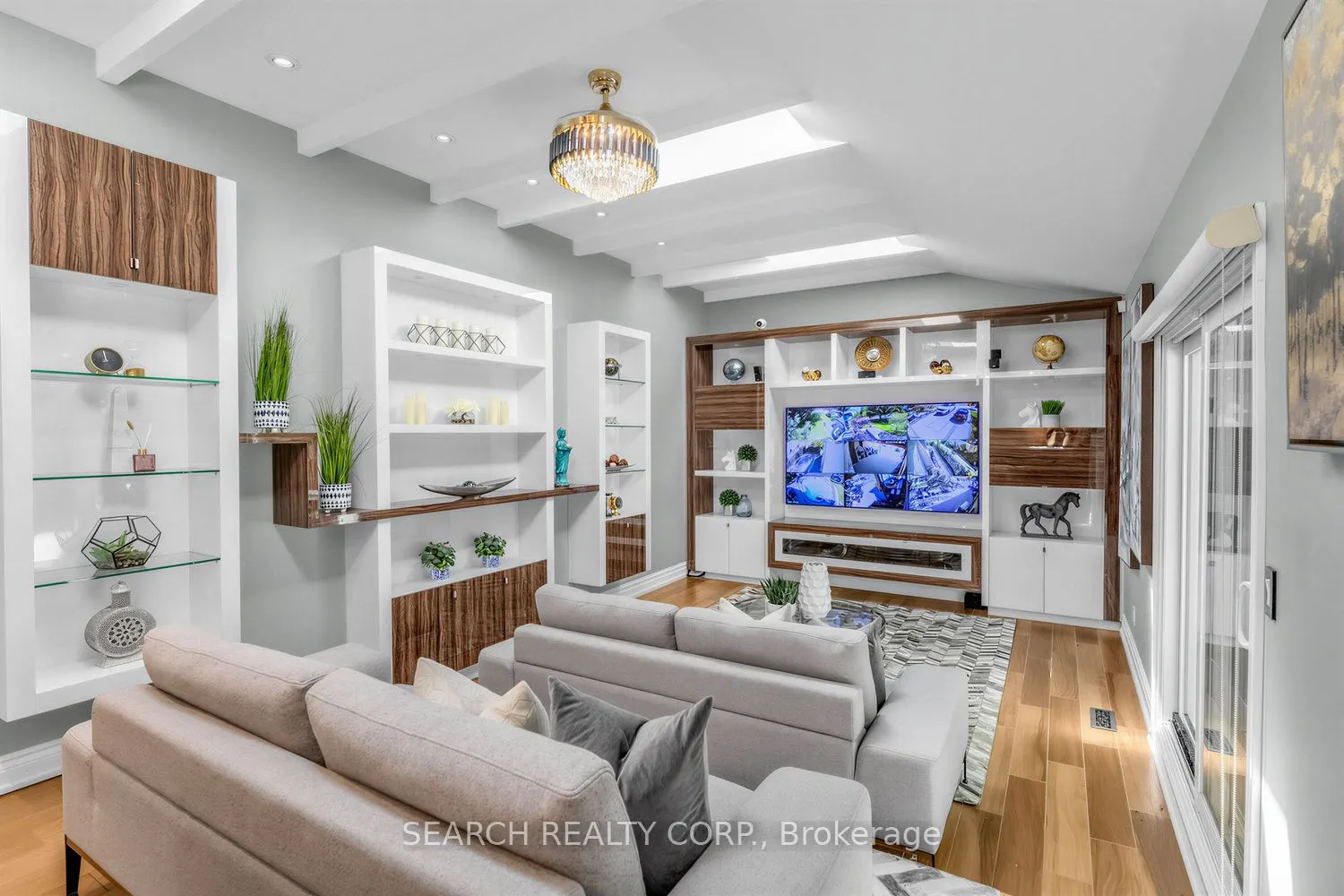 1421 Watersedge Road