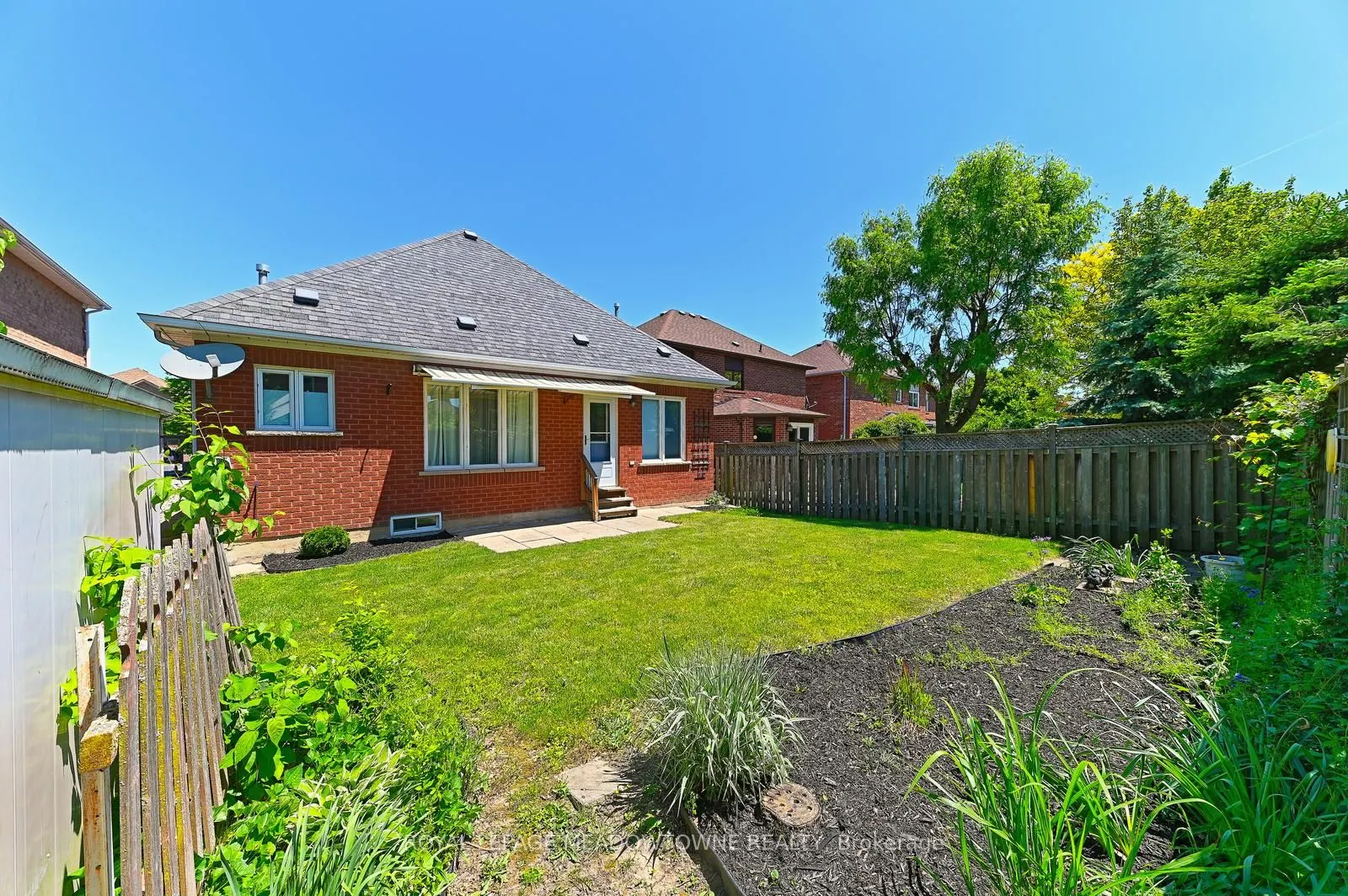 16 Harrop Avenue