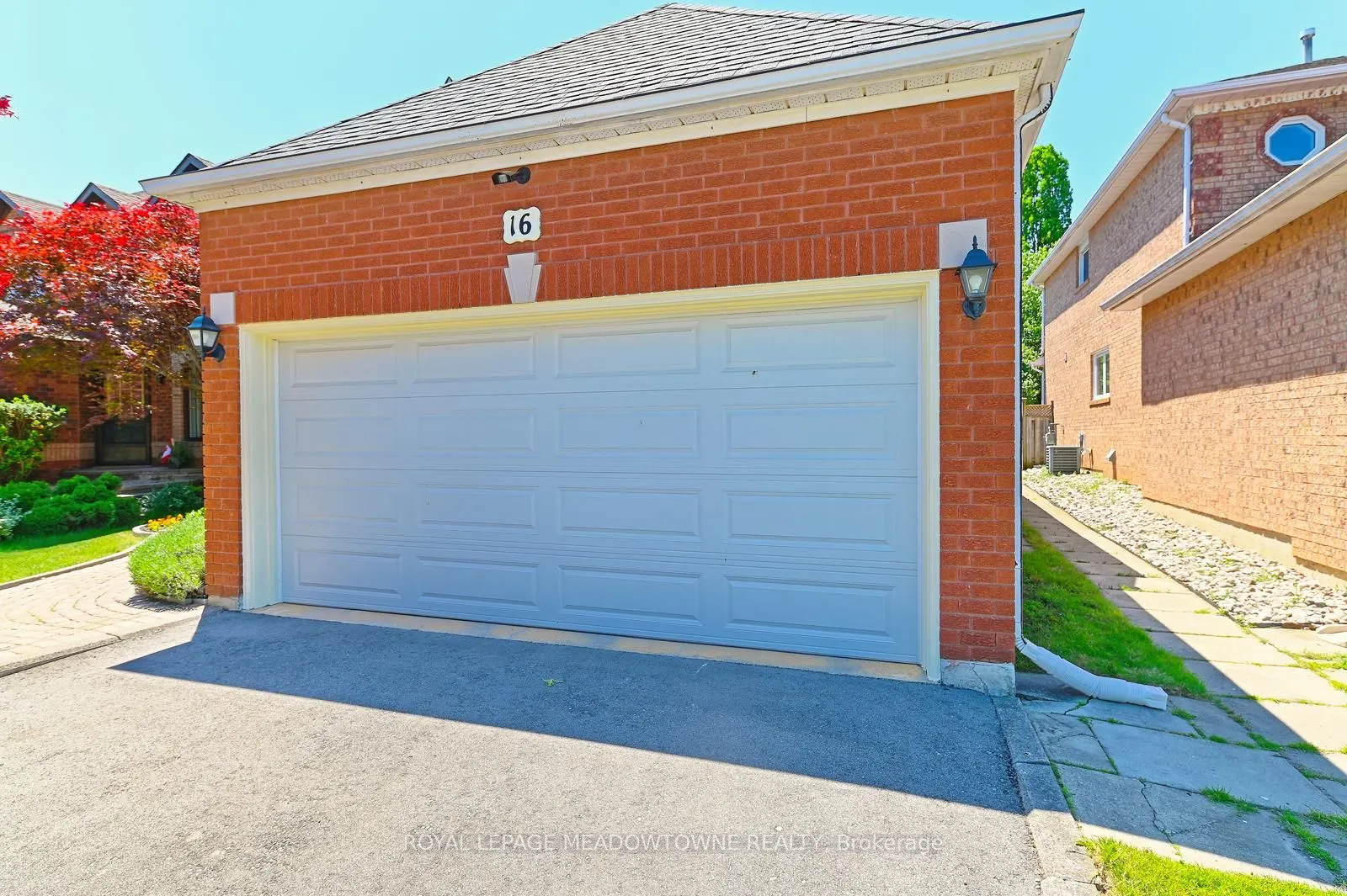 16 Harrop Avenue