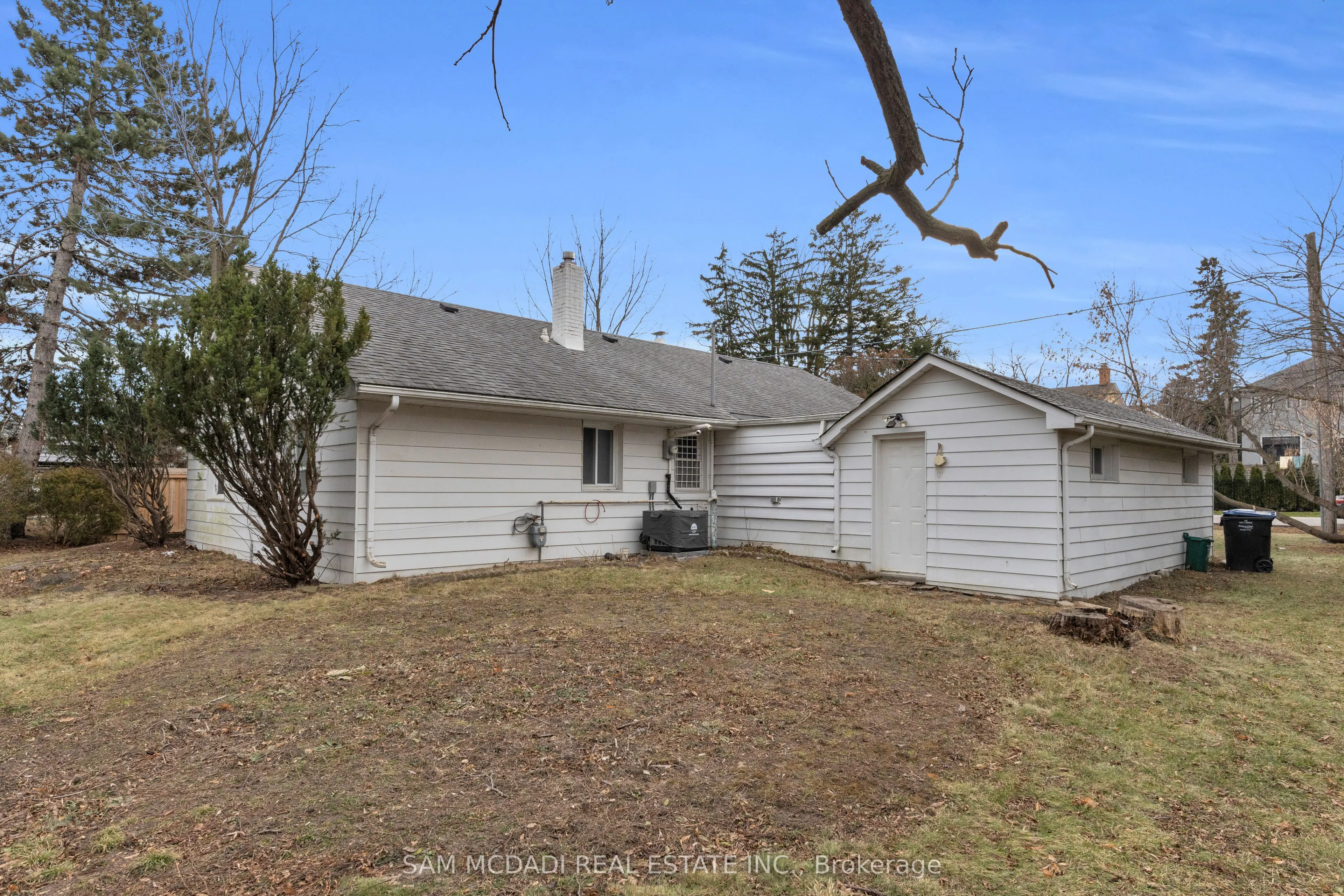 1235 Old River Road