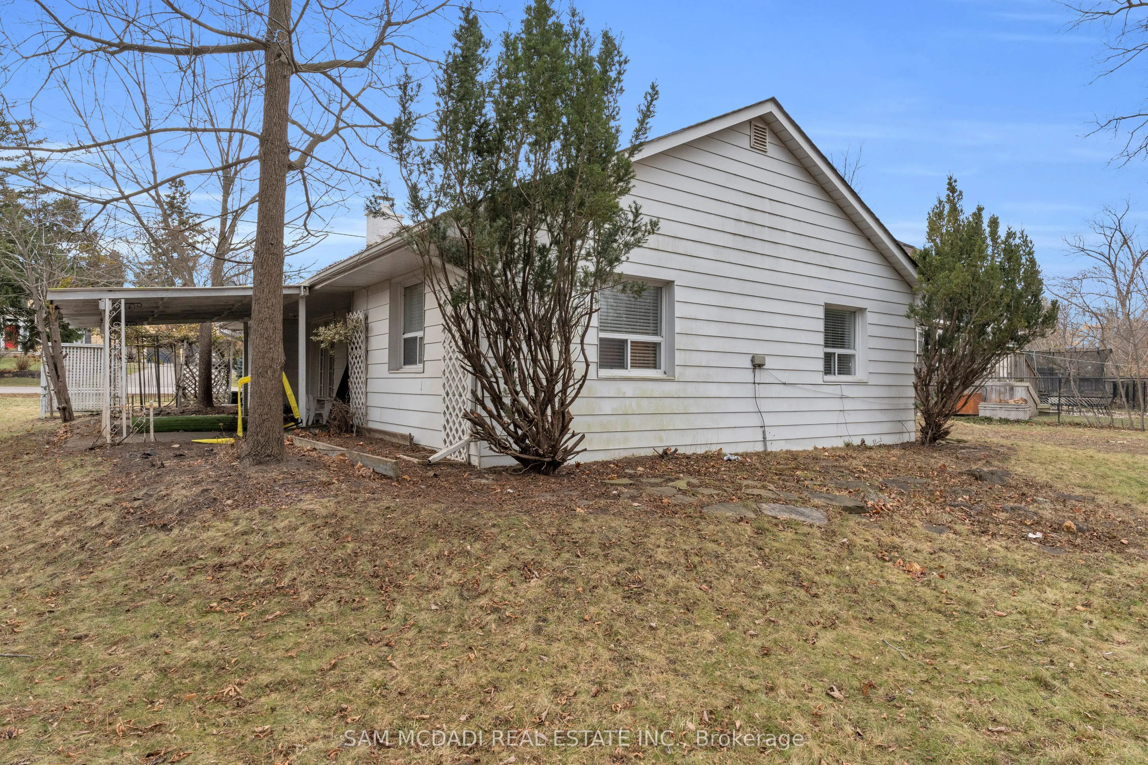 1235 Old River Road