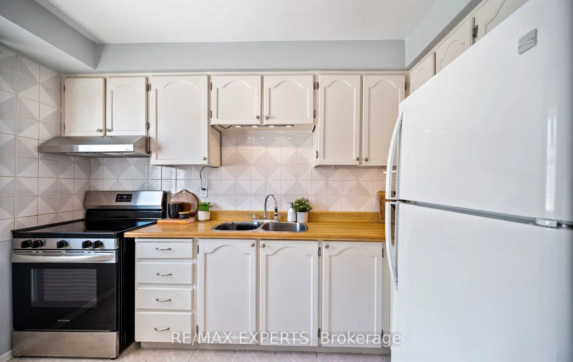 161 Moregate Crescent #15