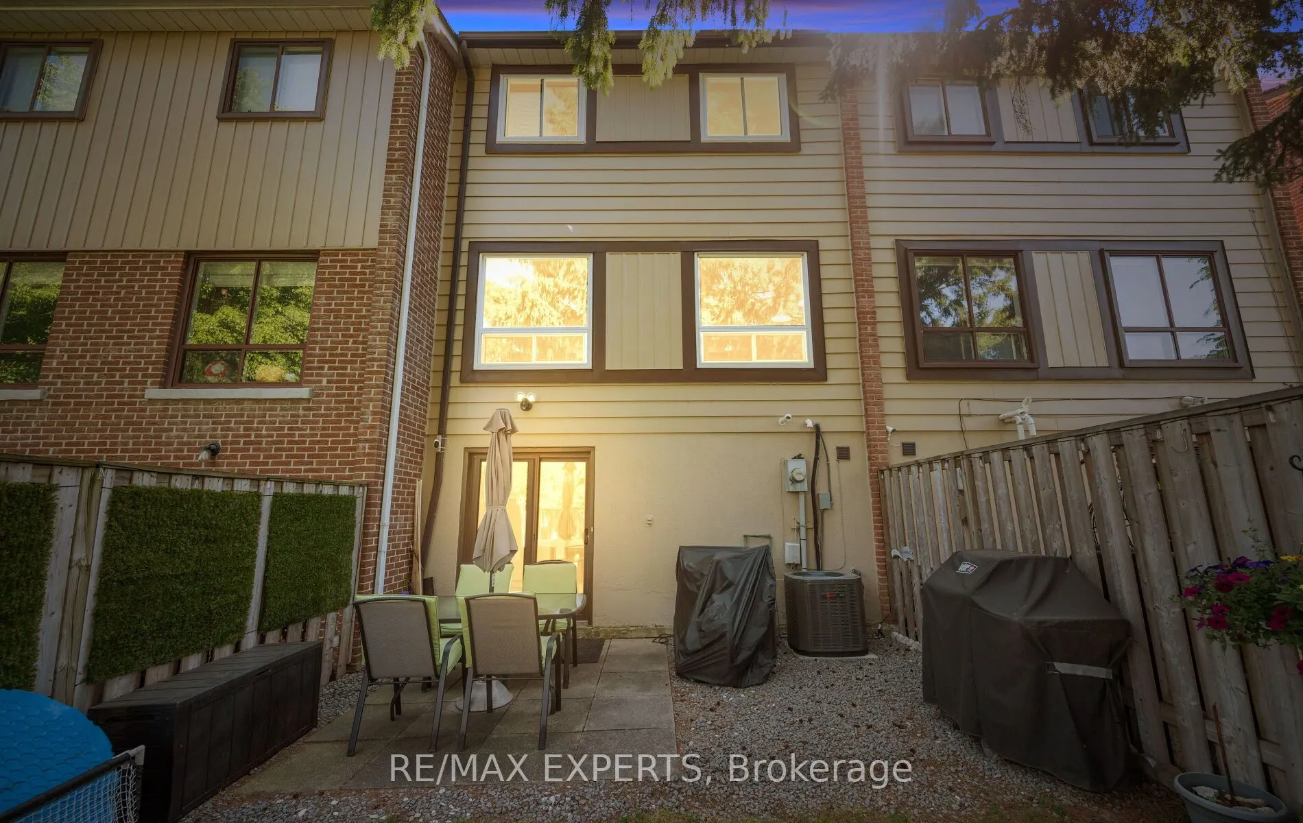 161 Moregate Crescent #15