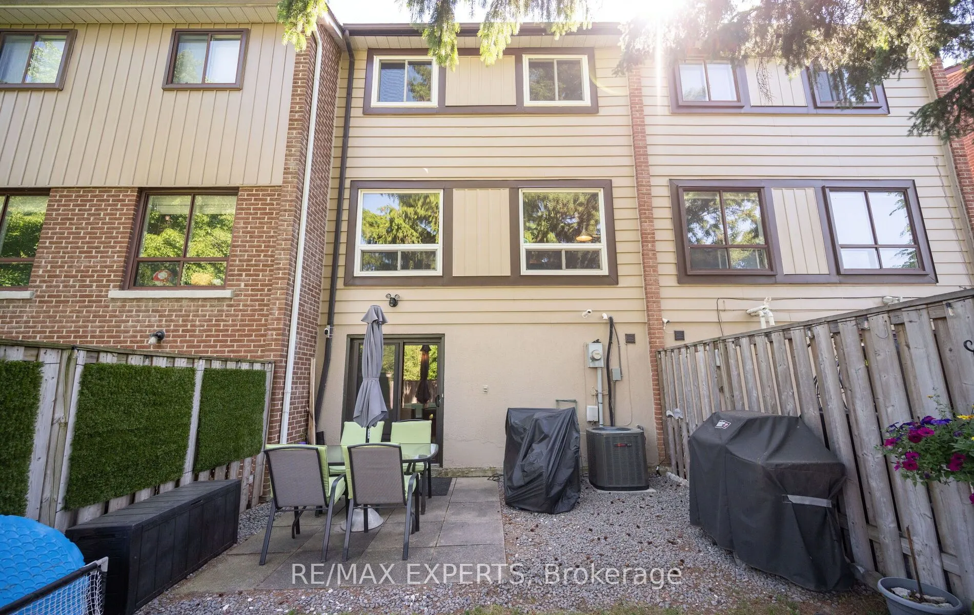 161 Moregate Crescent #15