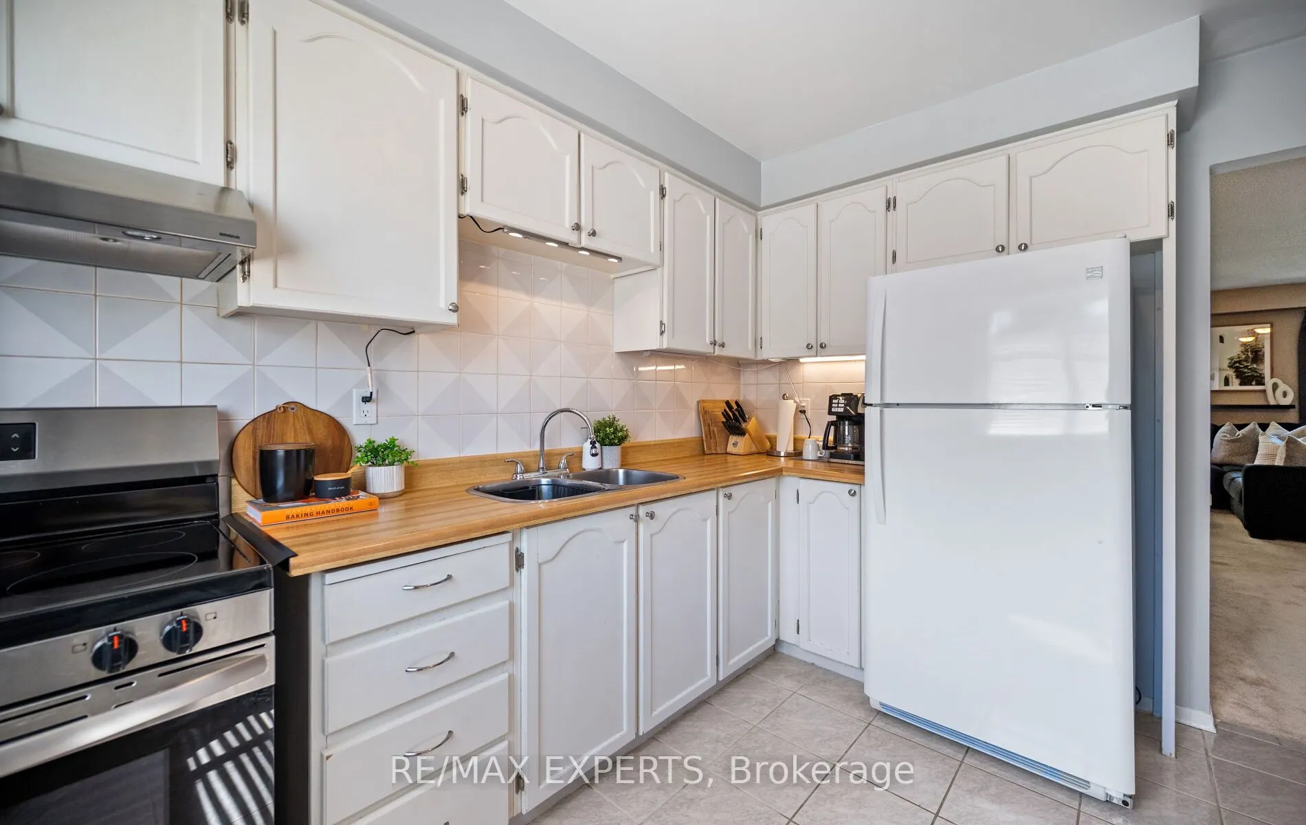 161 Moregate Crescent #15