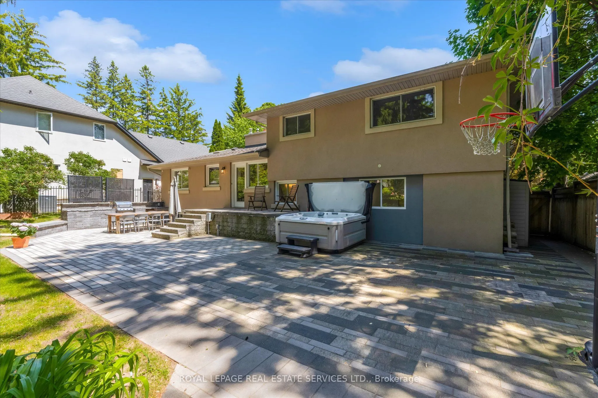 4163 Lakeshore Road