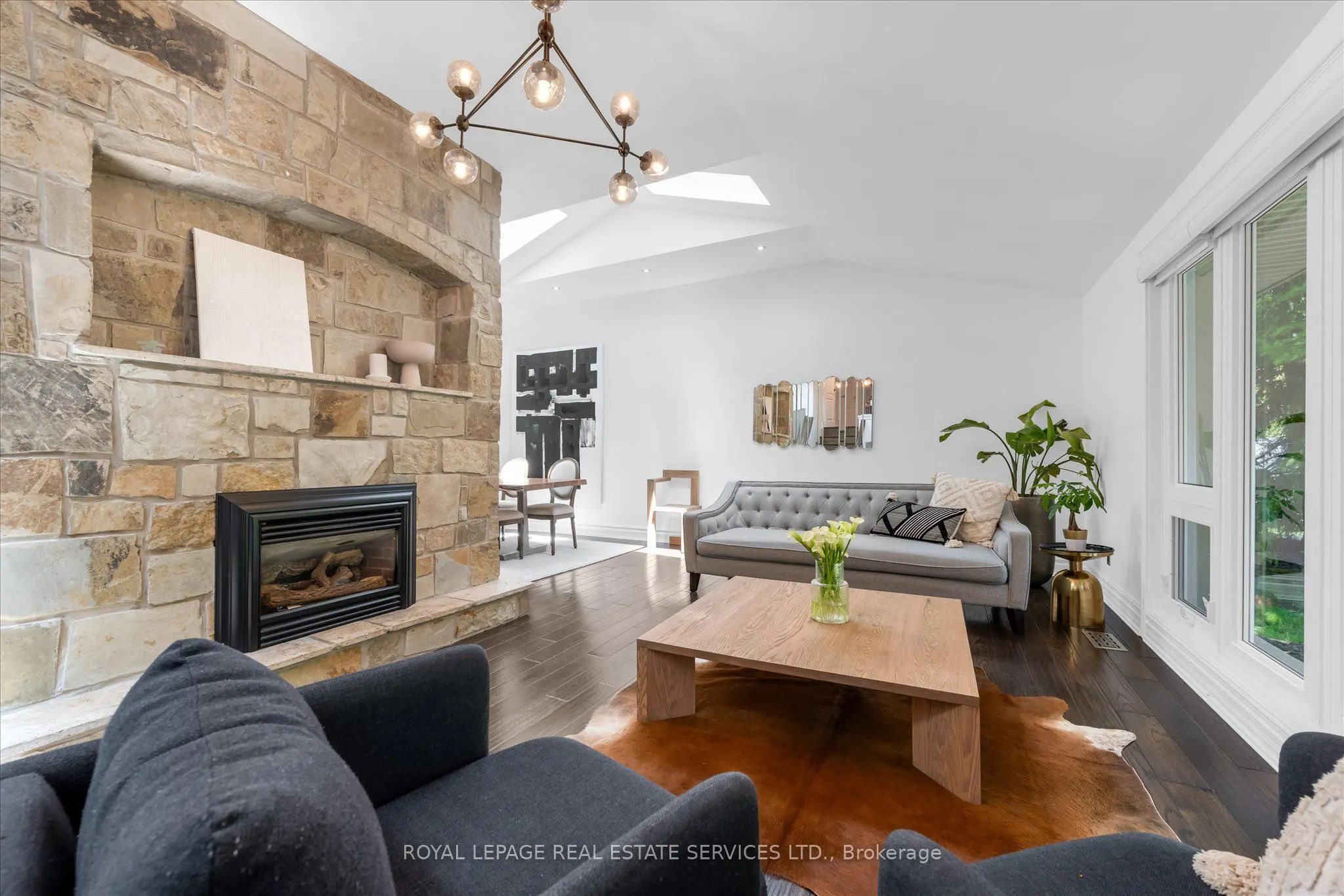 4163 Lakeshore Road
