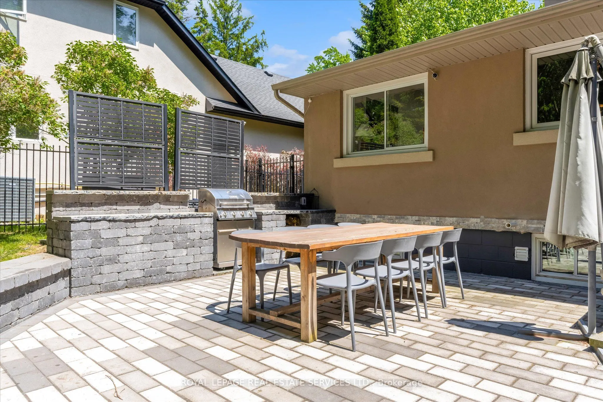 4163 Lakeshore Road