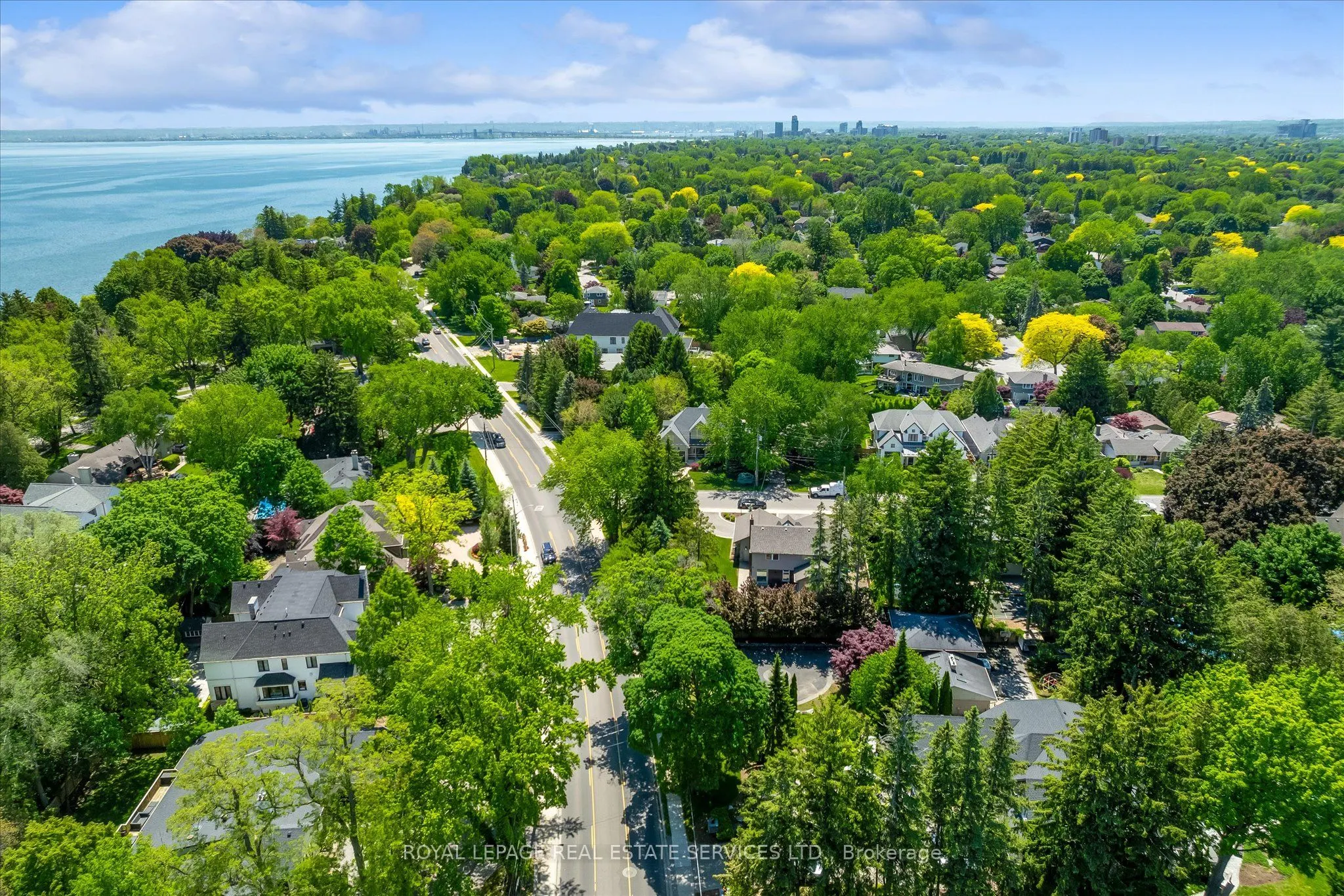 4163 Lakeshore Road