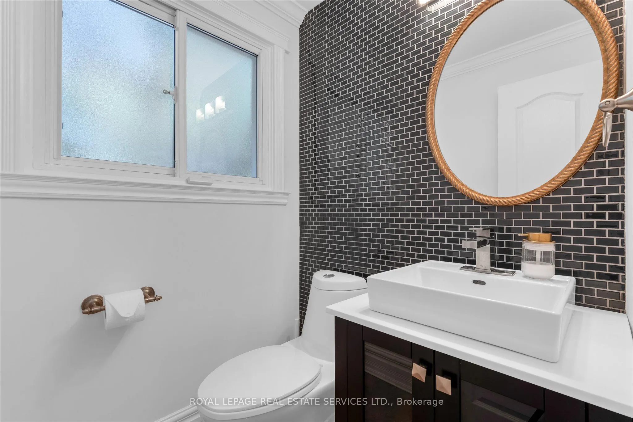 4163 Lakeshore Road