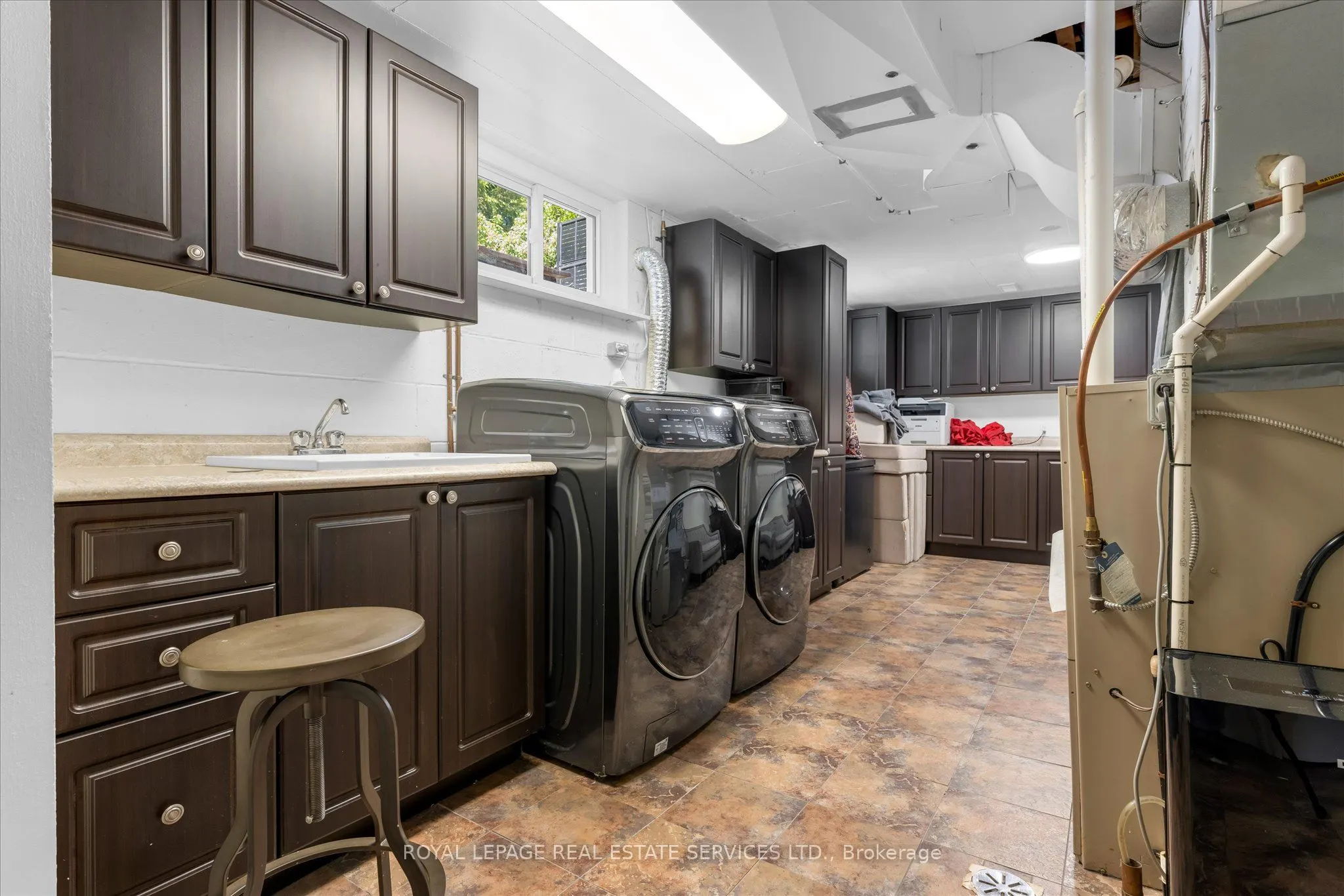 4163 Lakeshore Road