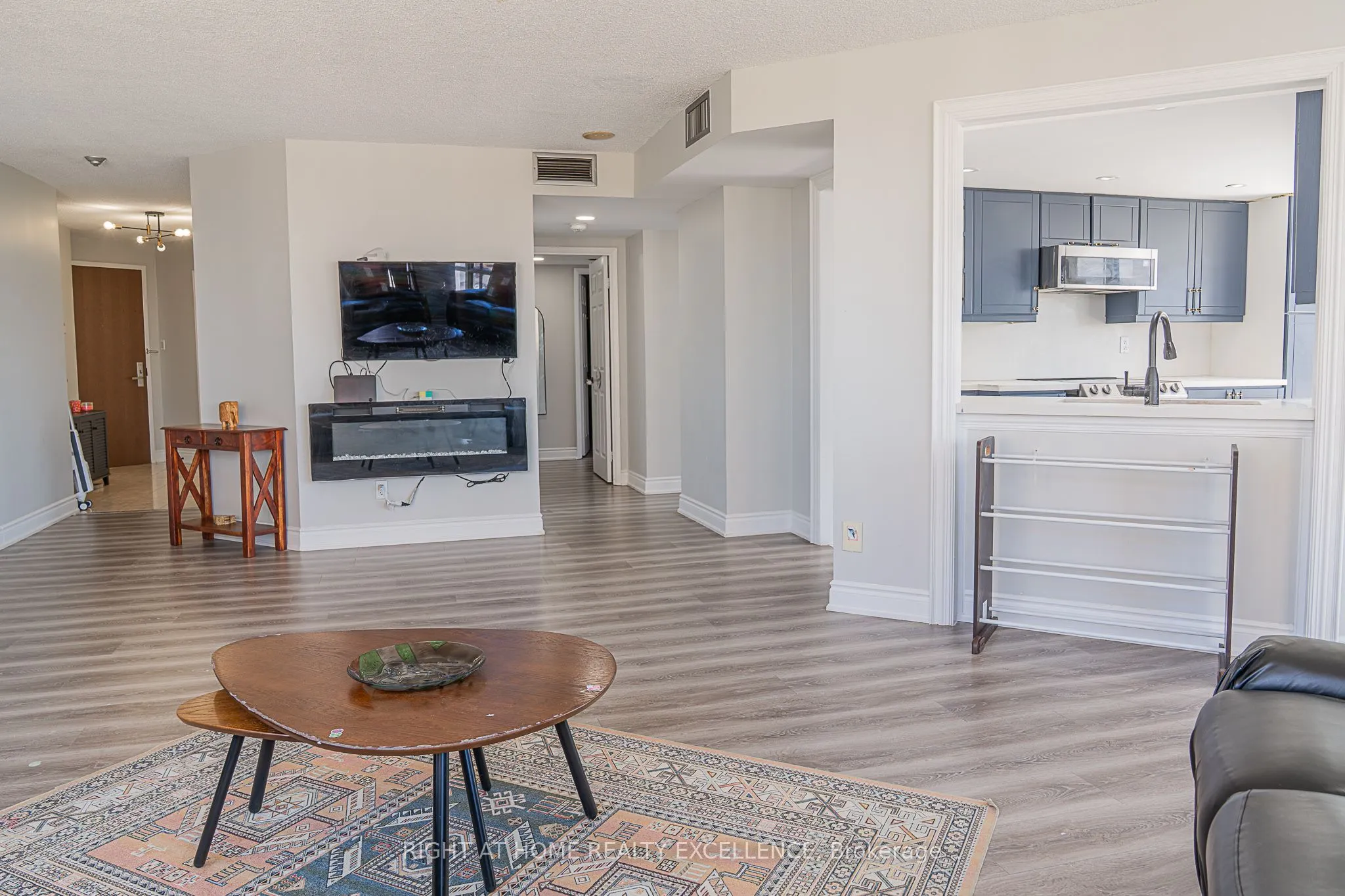 45 Kingsbridge Garden Circle #2410