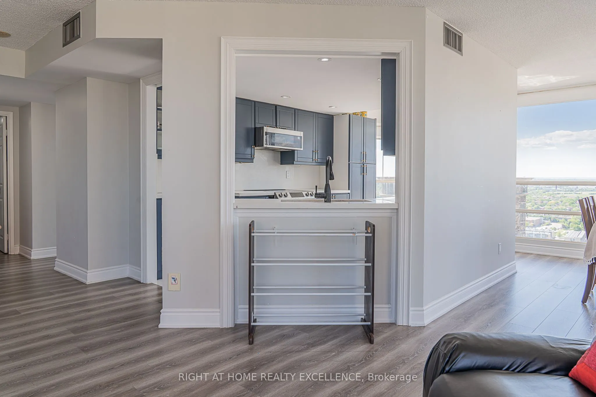 45 Kingsbridge Garden Circle #2410