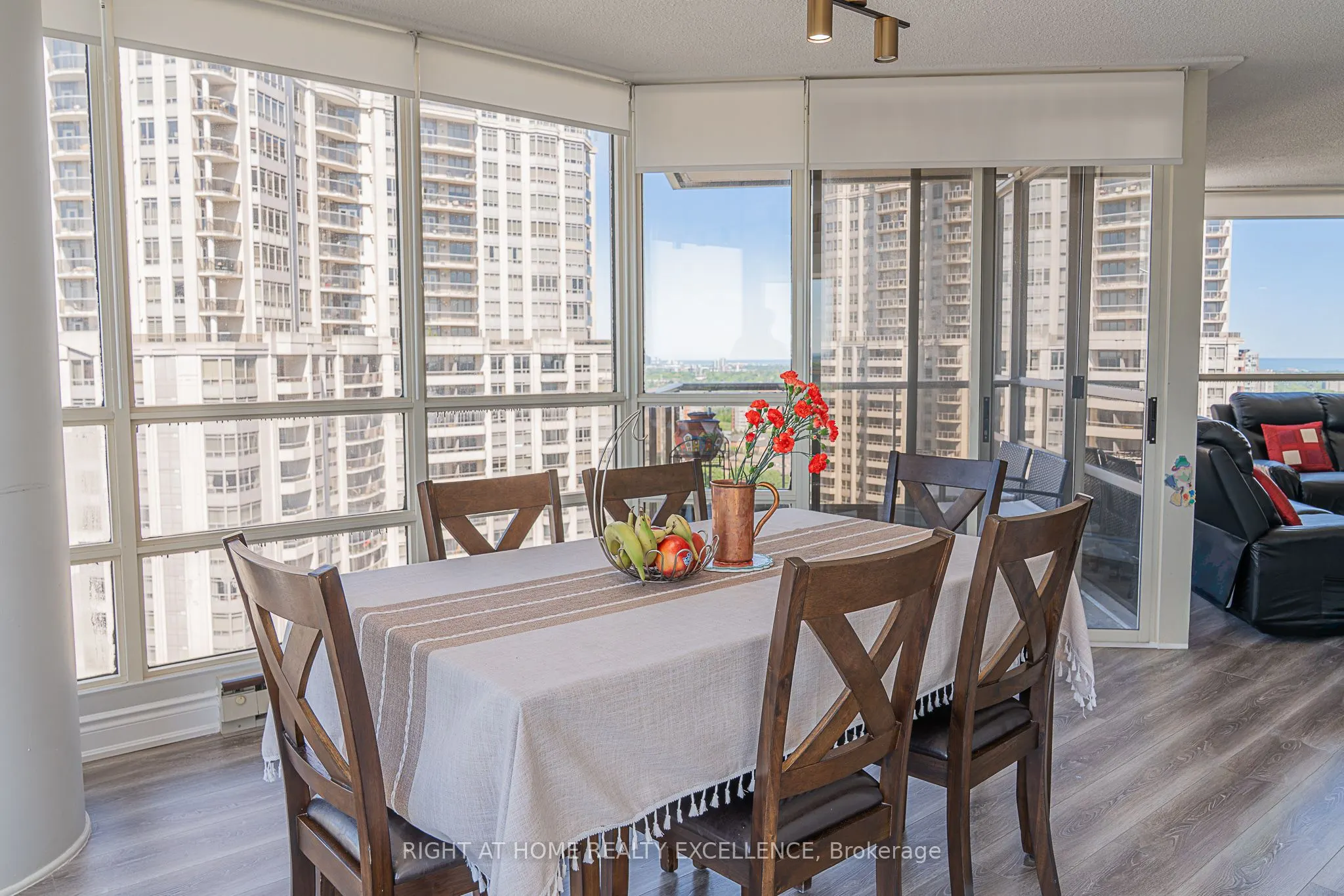 45 Kingsbridge Garden Circle #2410