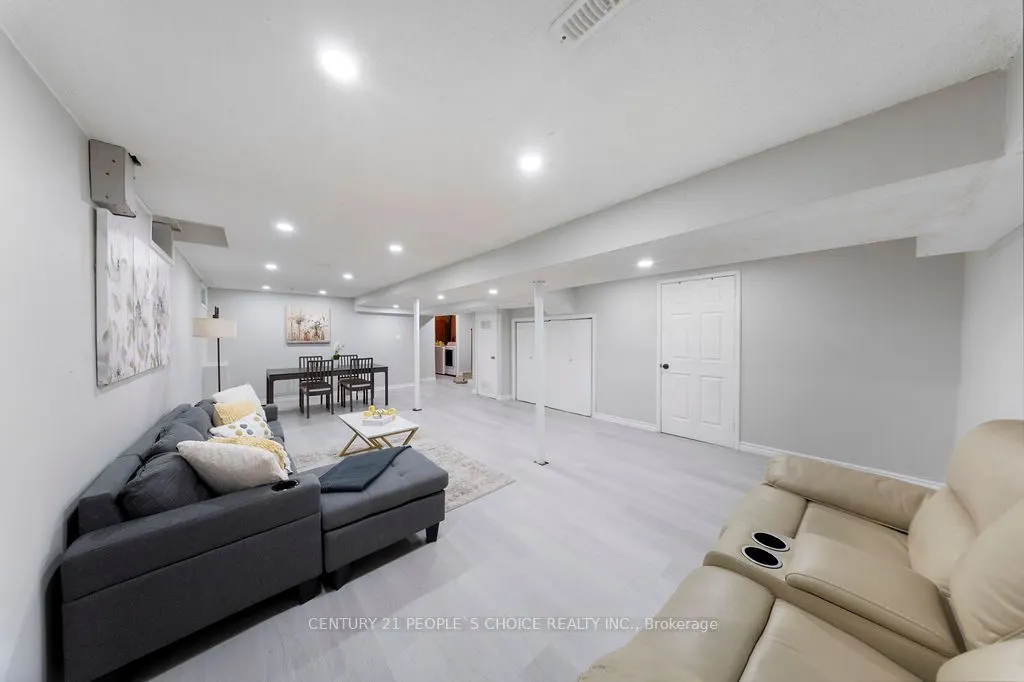 4053 Trapper Crescent