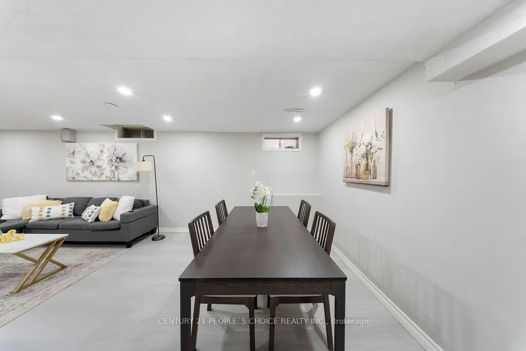 4053 Trapper Crescent