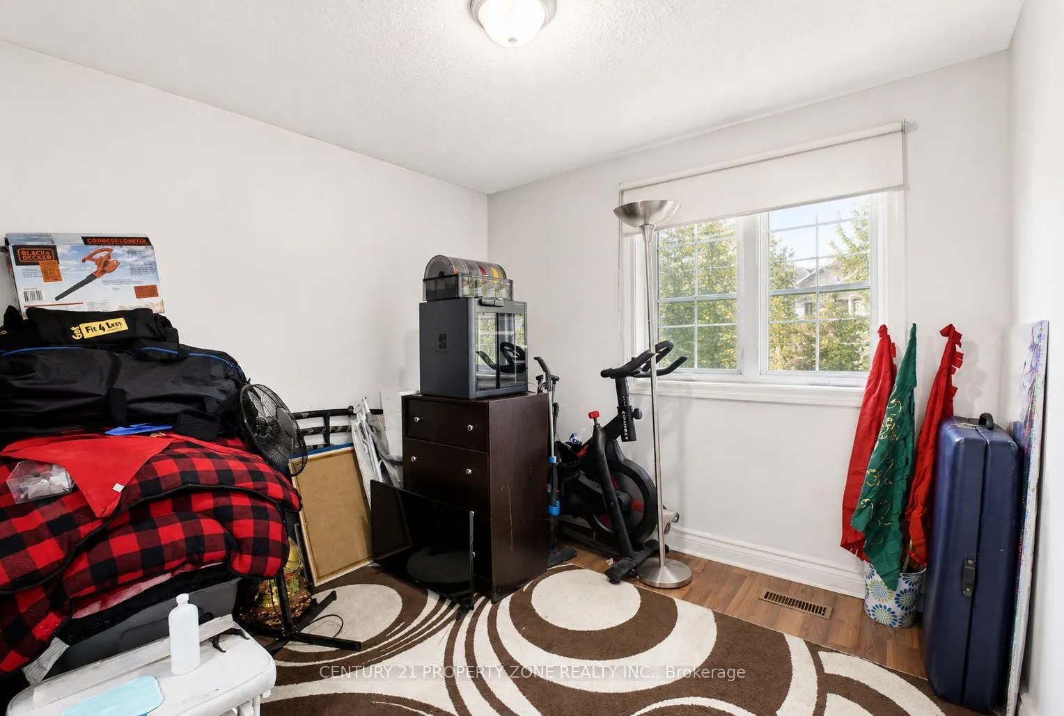 7652 Roselle Crescent