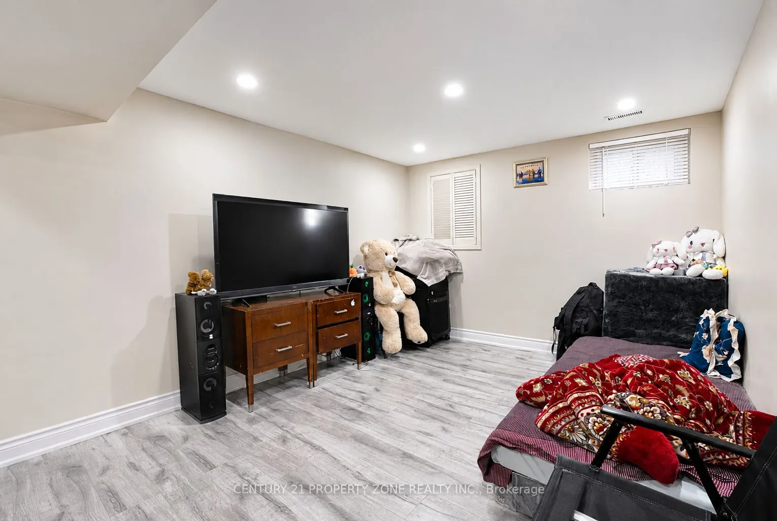7652 Roselle Crescent