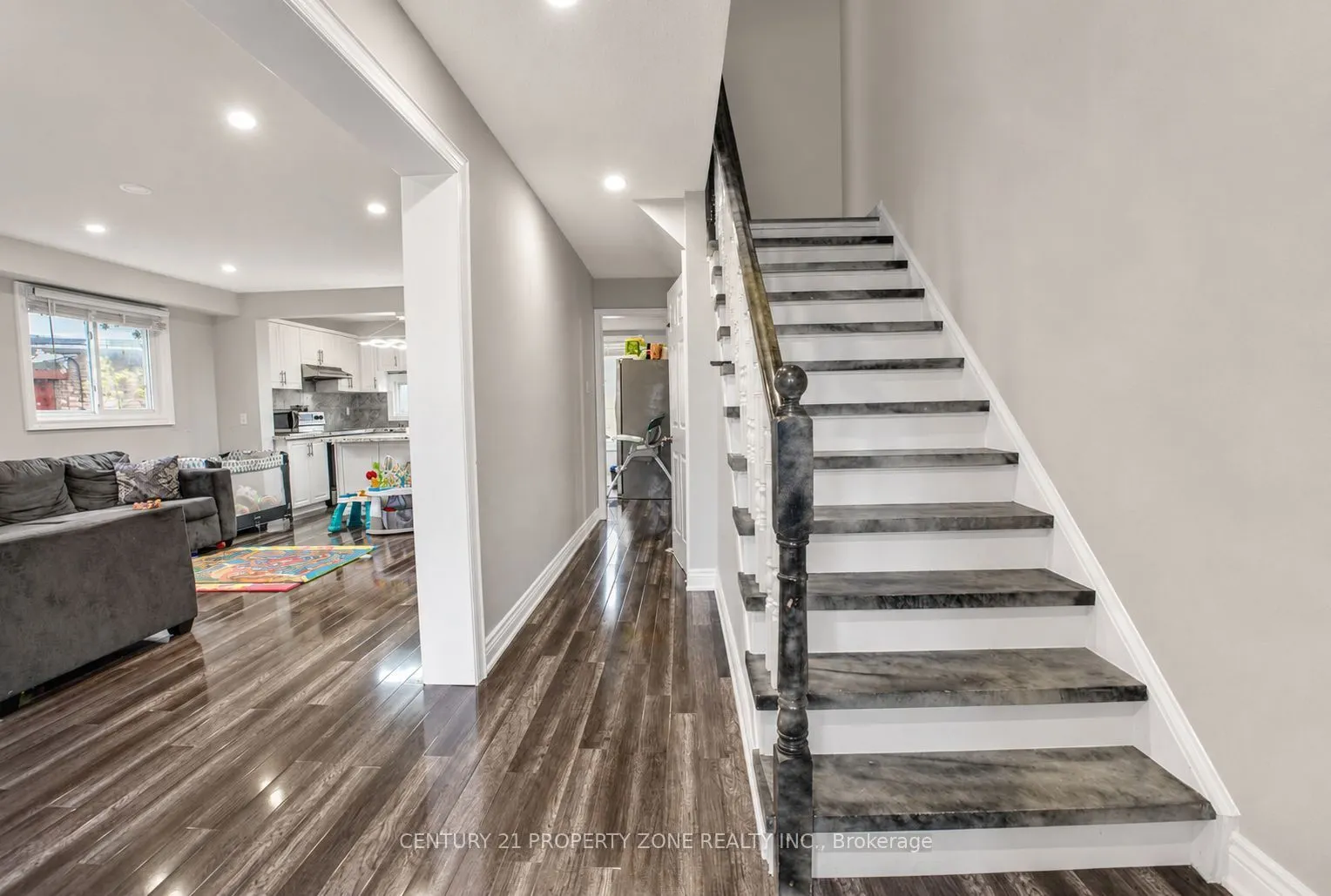 7652 Roselle Crescent