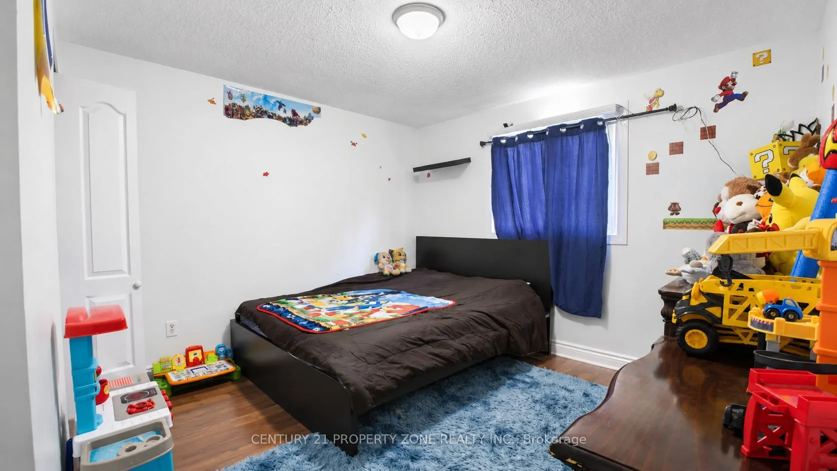 7652 Roselle Crescent