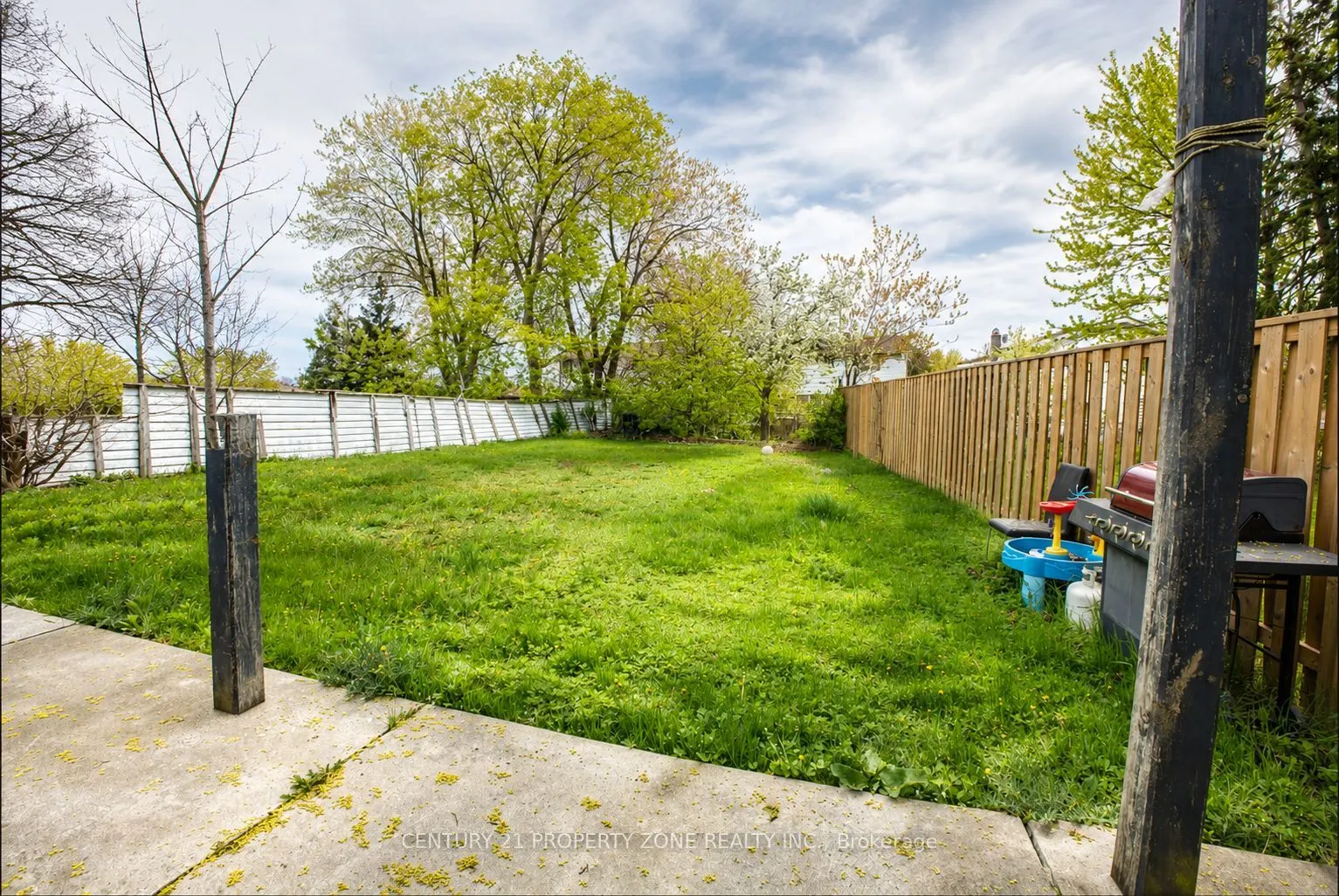 7652 Roselle Crescent